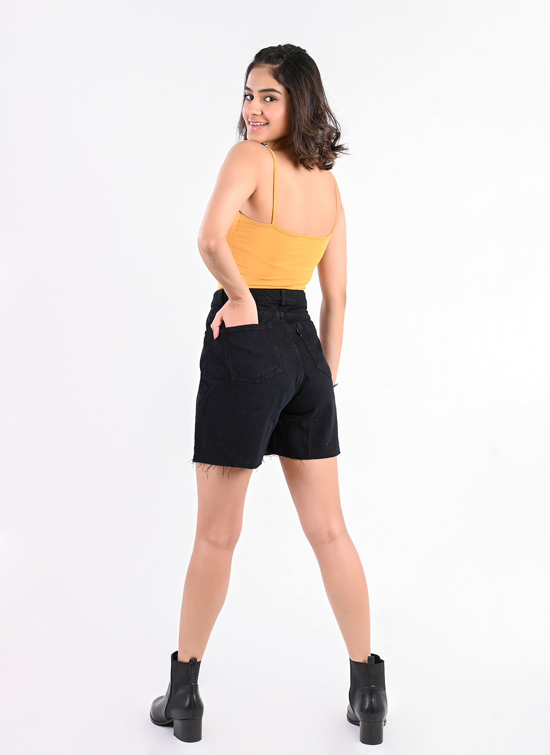 BLACK BERMUDA SHORTS