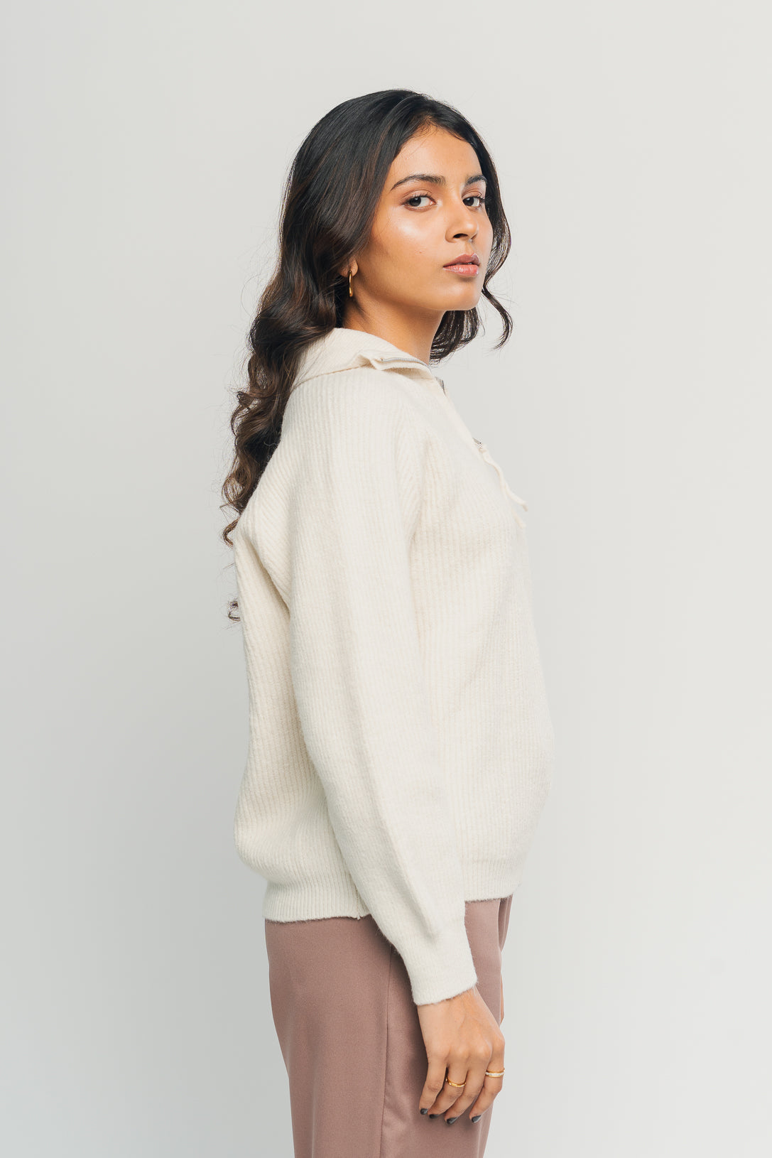 IVORY FRONT ZIP SWEATER