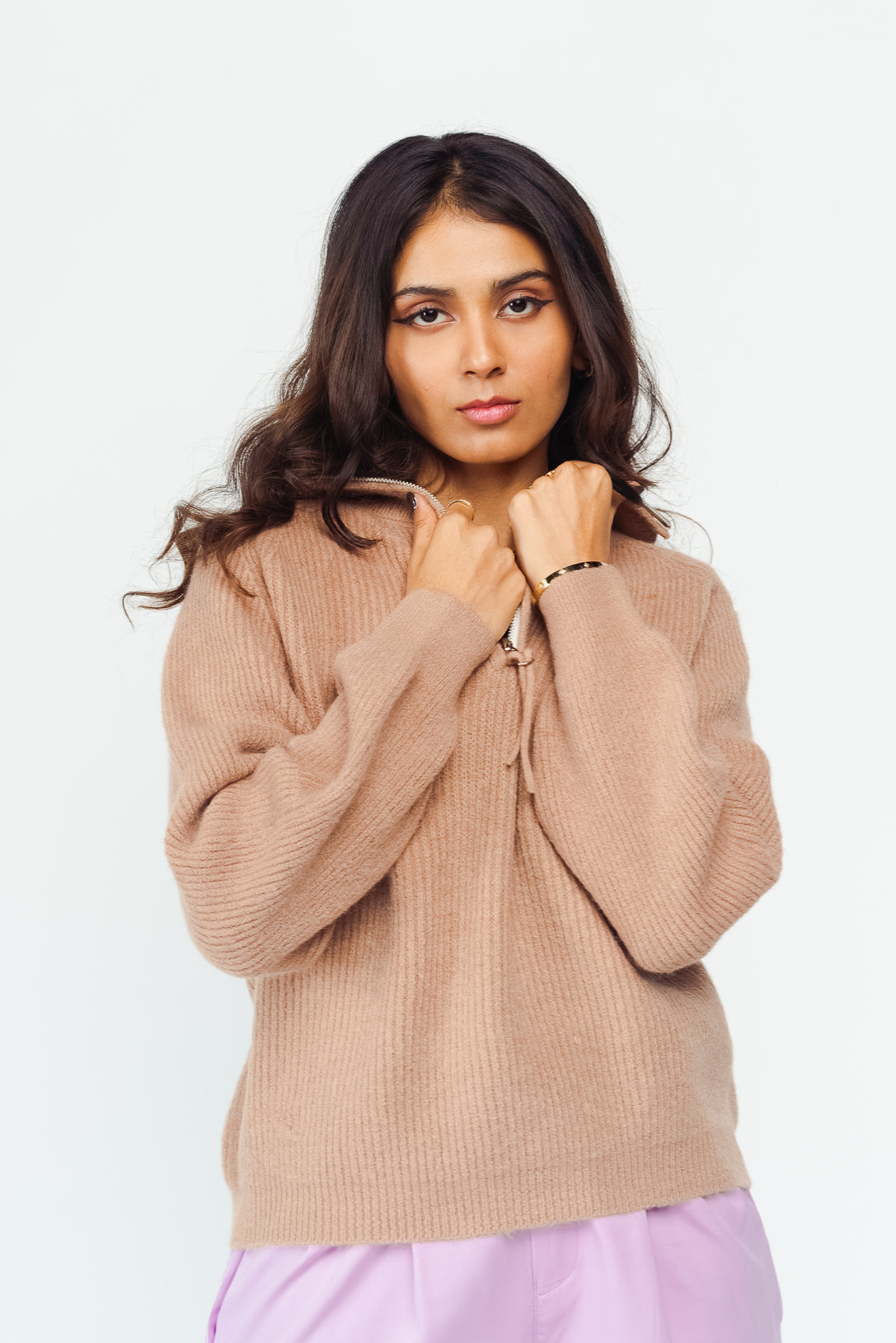 CARAMEL FRONT ZIP SWEATER