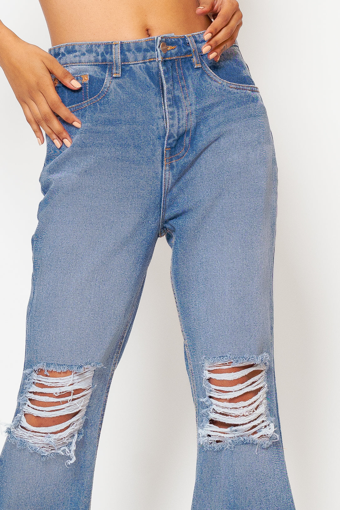 MID WAIST DISTRESSED BOOTCUT JEANS