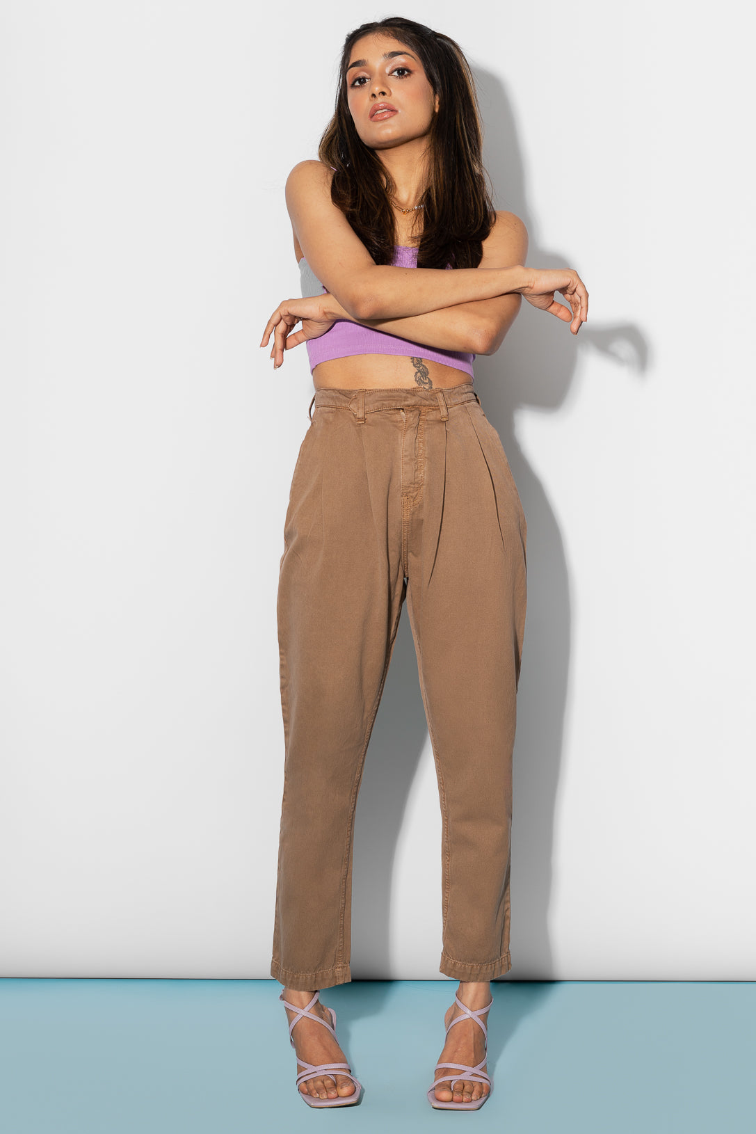 BROWN PLEATED SLOUCHY PANTS