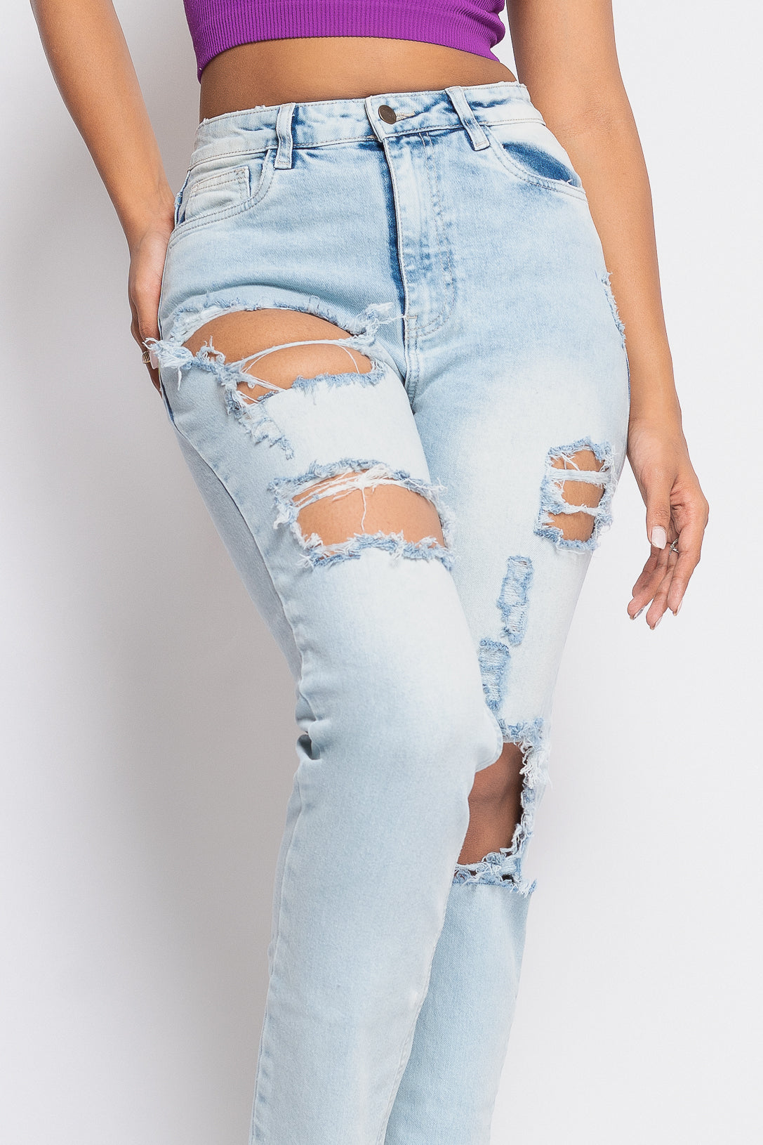 Ripped ice wash mom jeans