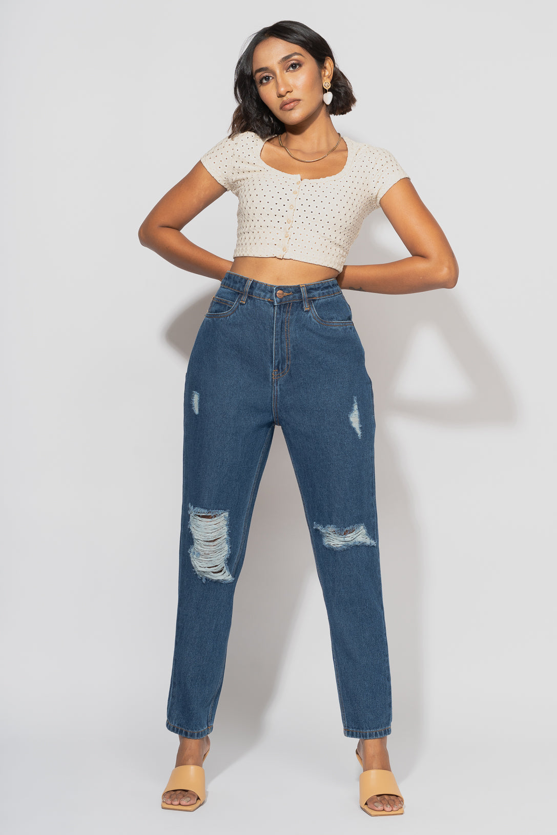 DARK RIPPED MOM JEANS
