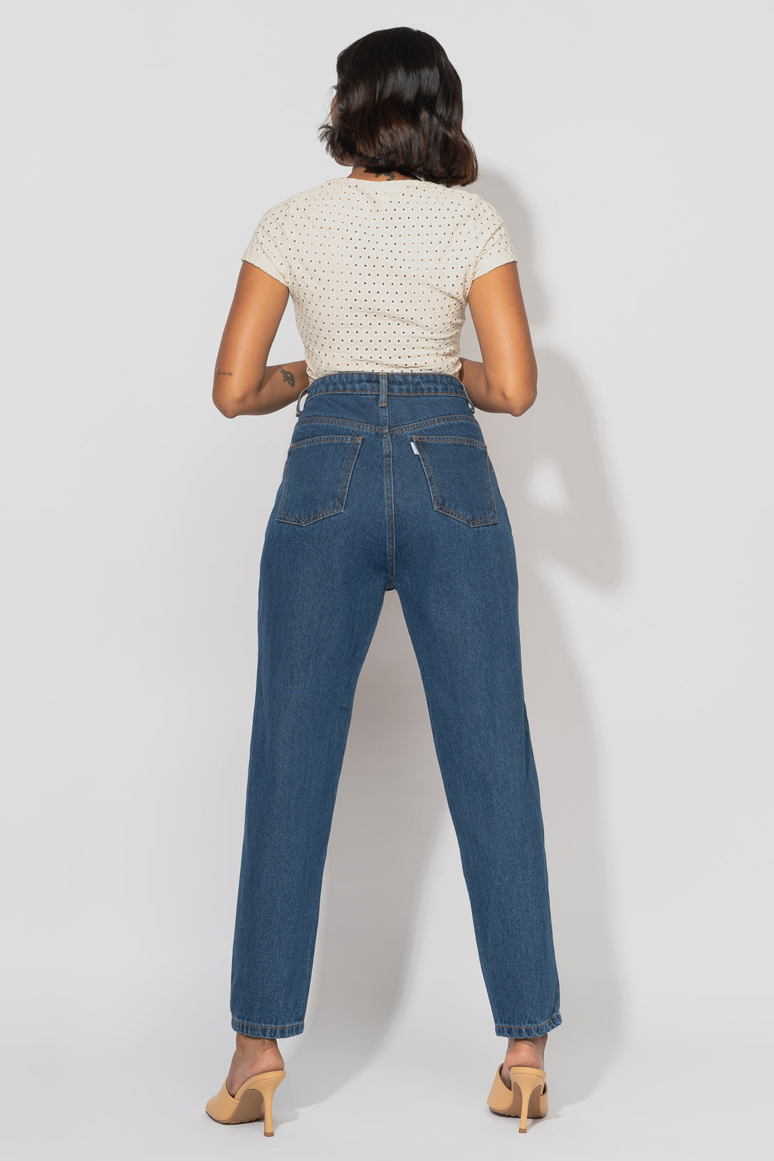 DARK RIPPED MOM JEANS