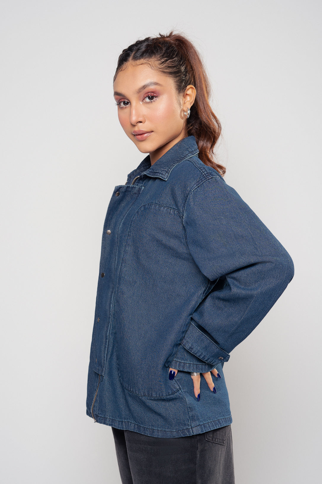 LIGHTWEIGHT BOMBER JACKET