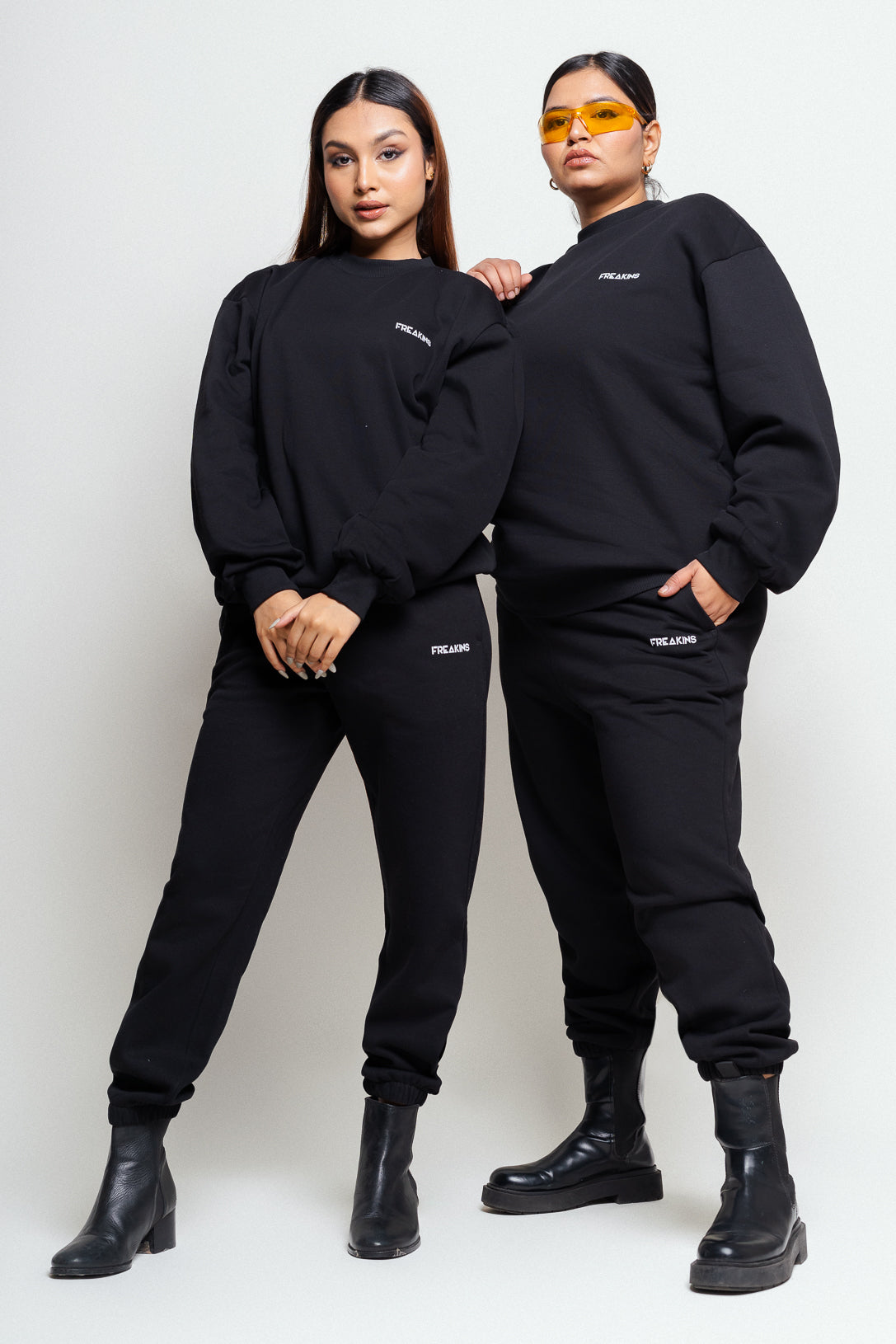 BLACK KNIT JOGGERS