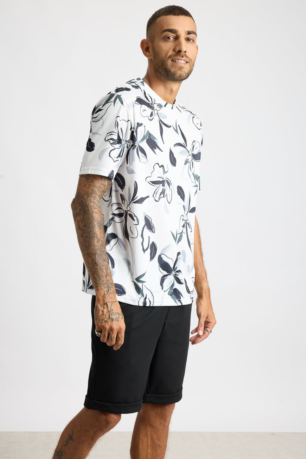 Printed Men's T-Shirt - Frosty Flourish