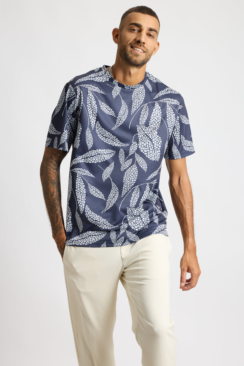 Printed Men's T-Shirt - Leafy Black