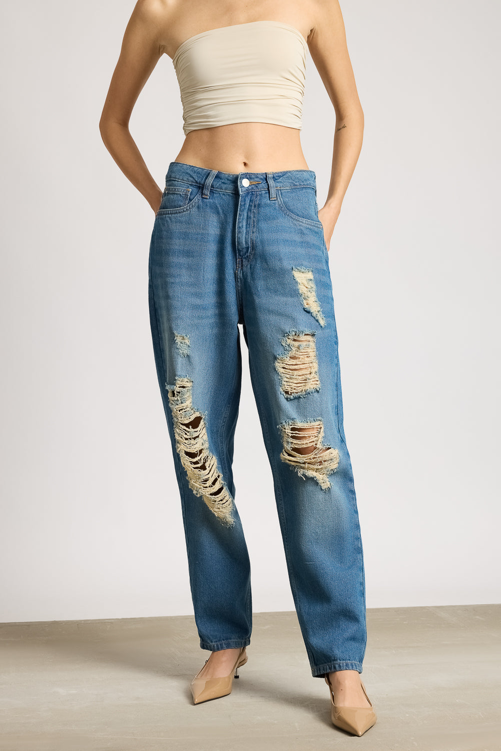 RELAXED FIT RUSTIC RIPPED DENIM