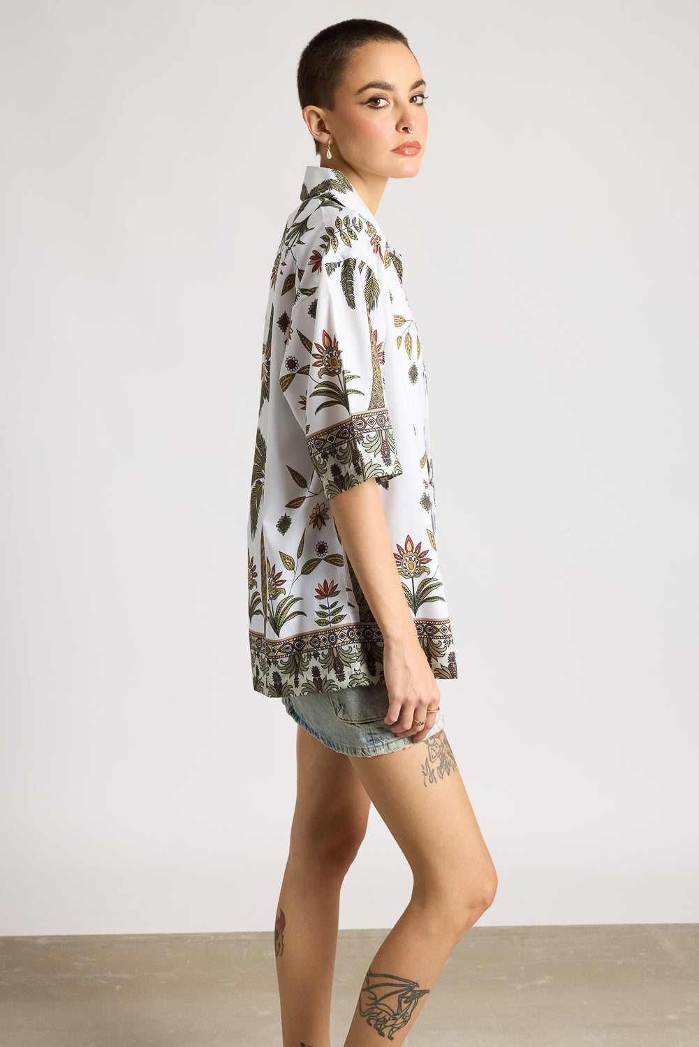 Relaxed Fit Printed Women's Shirt - Coconut Oasis