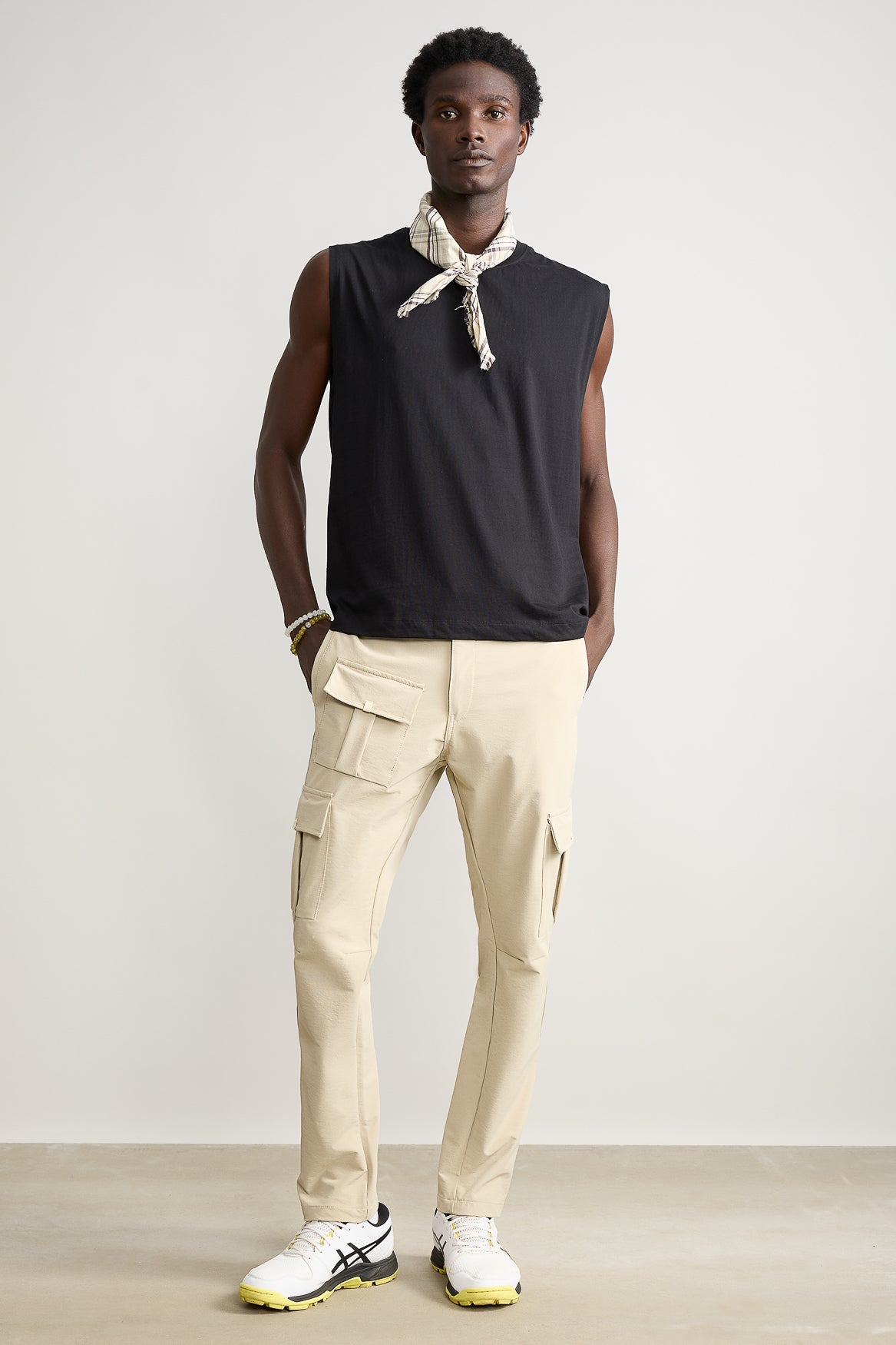 Men's Cream Solid Slim Cargos