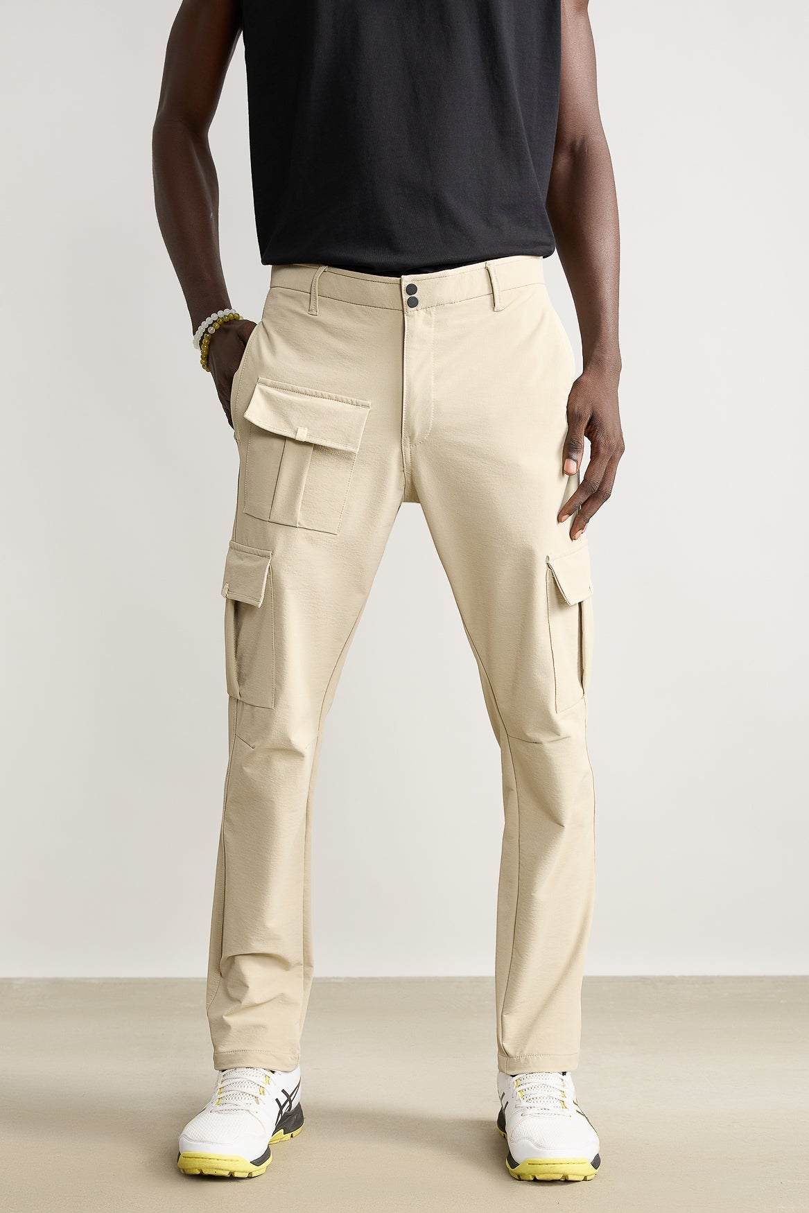 Men's Cream Solid Slim Cargos