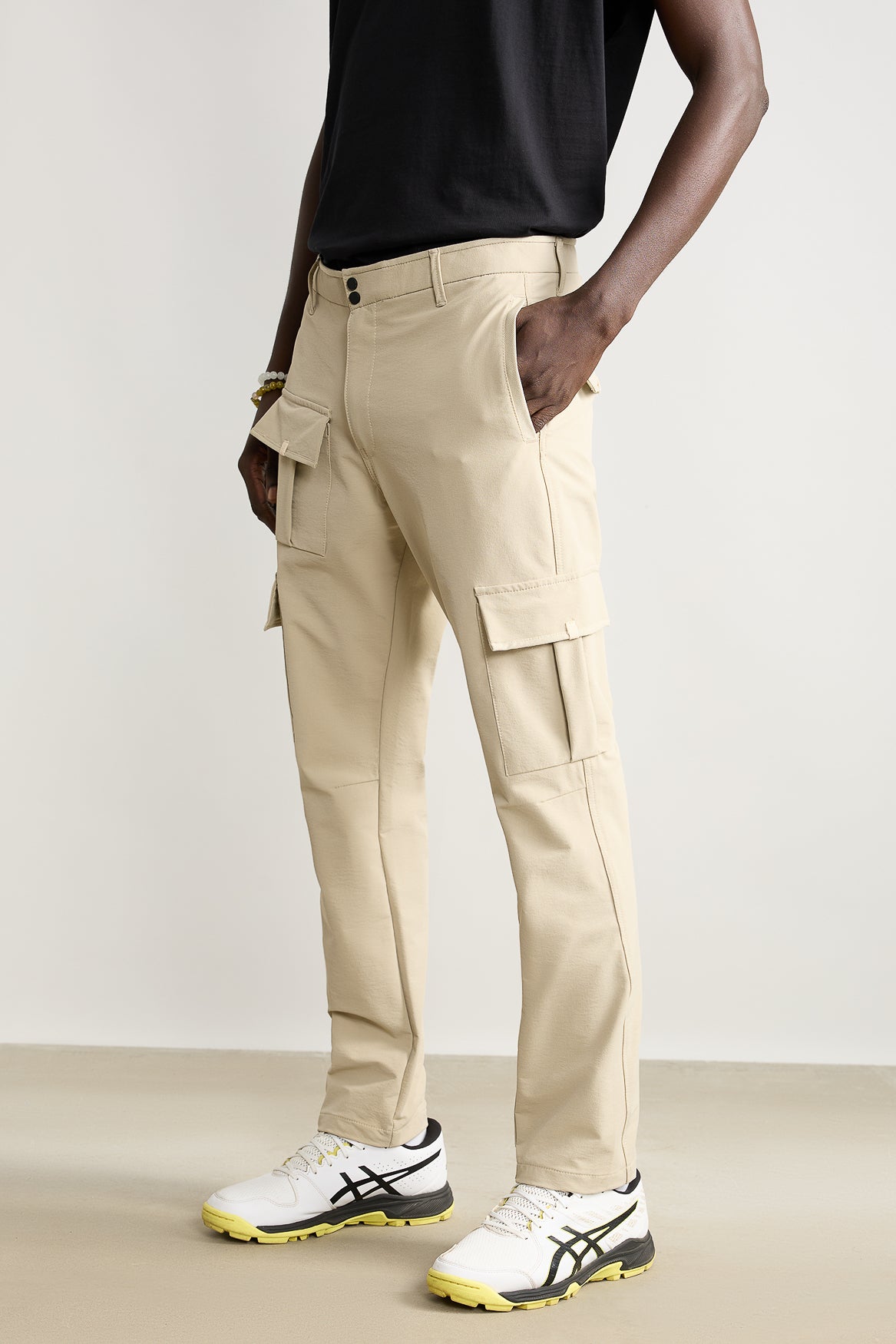 Men's Cream Solid Slim Cargos