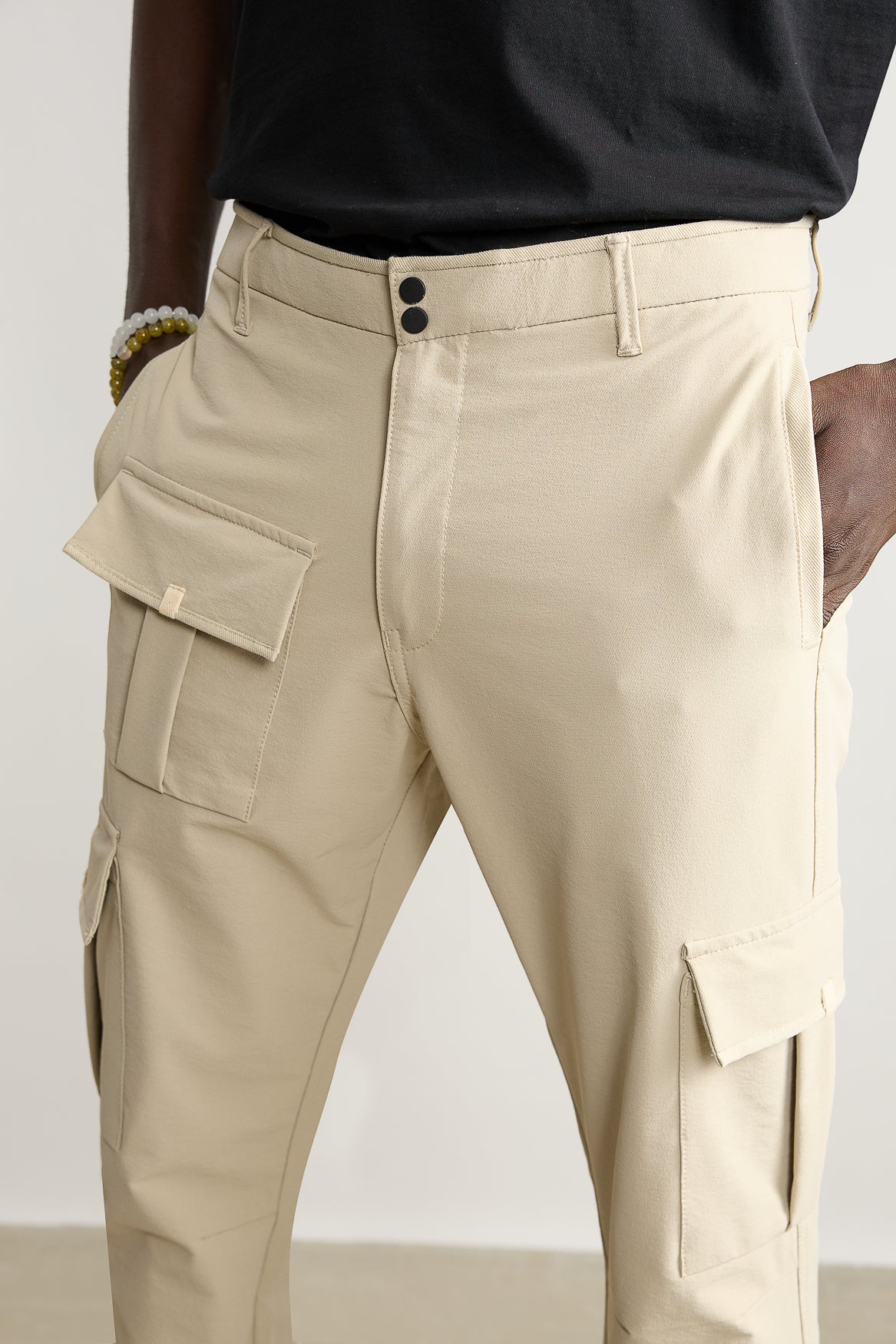 Men's Cream Solid Slim Cargos