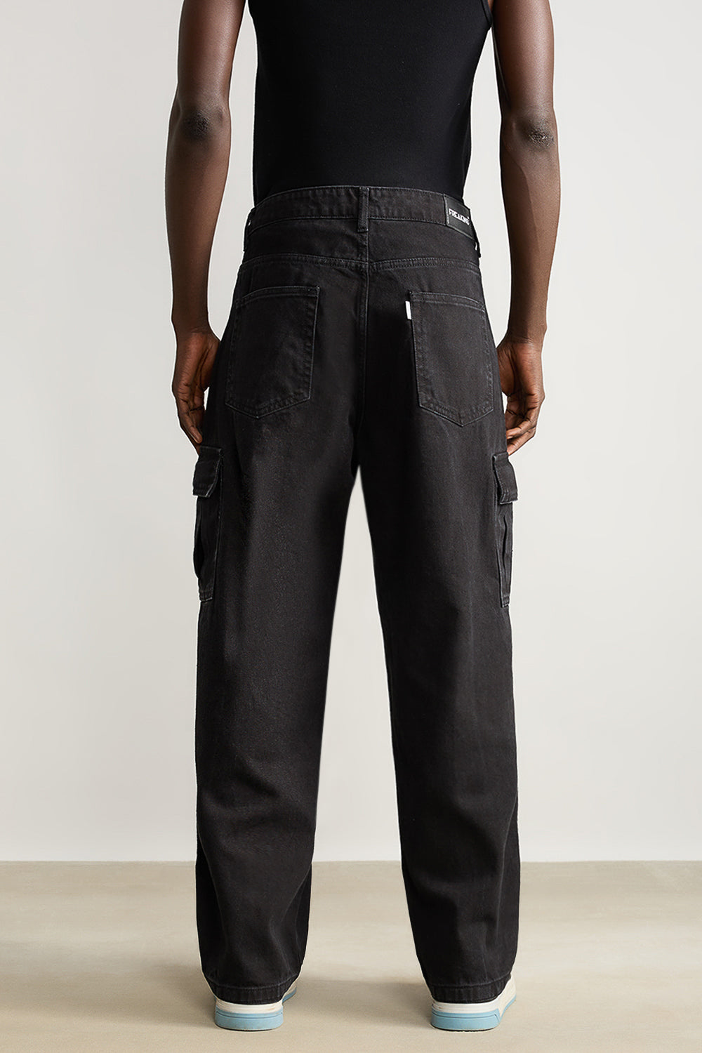 Straight fit Men's Black Cargo Jeans