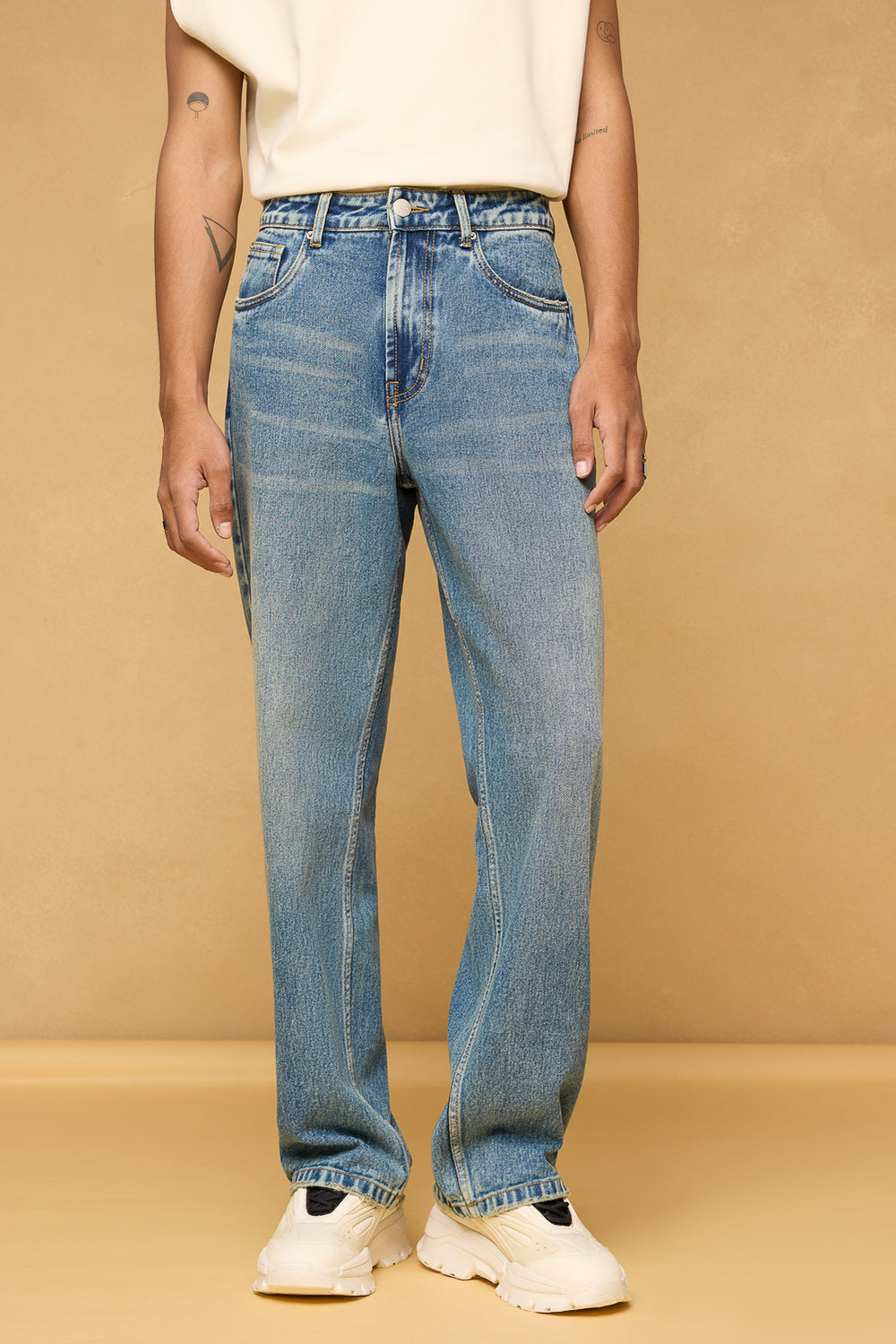 Men's Blue Solid Straight Fit Jeans main image 0