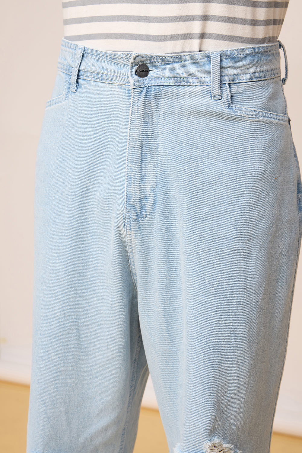 Men’s Light Blue Straight Fit Jeans with Knee Rips