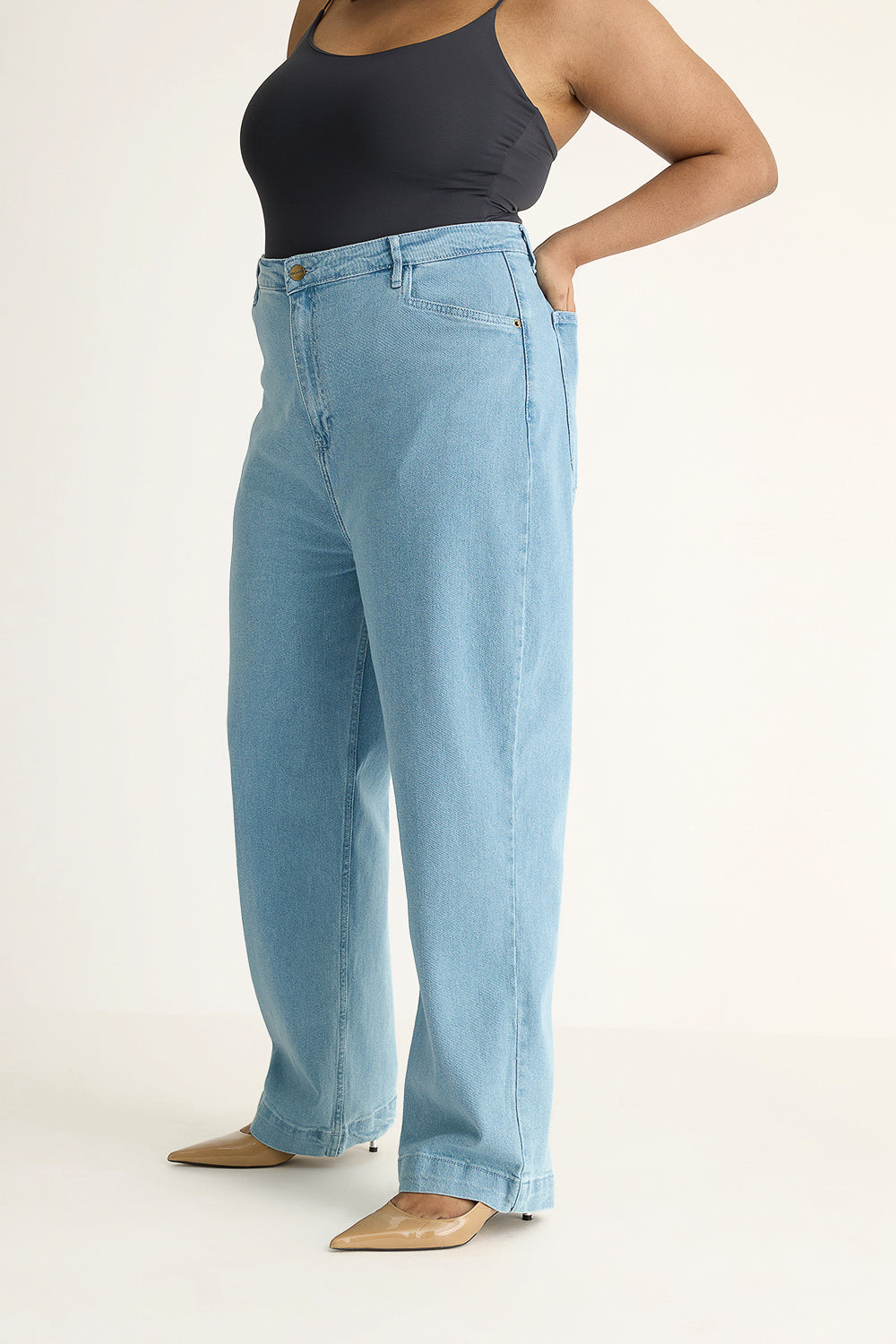 SWAY CURVE COMFORT STRAIGHT JEANS