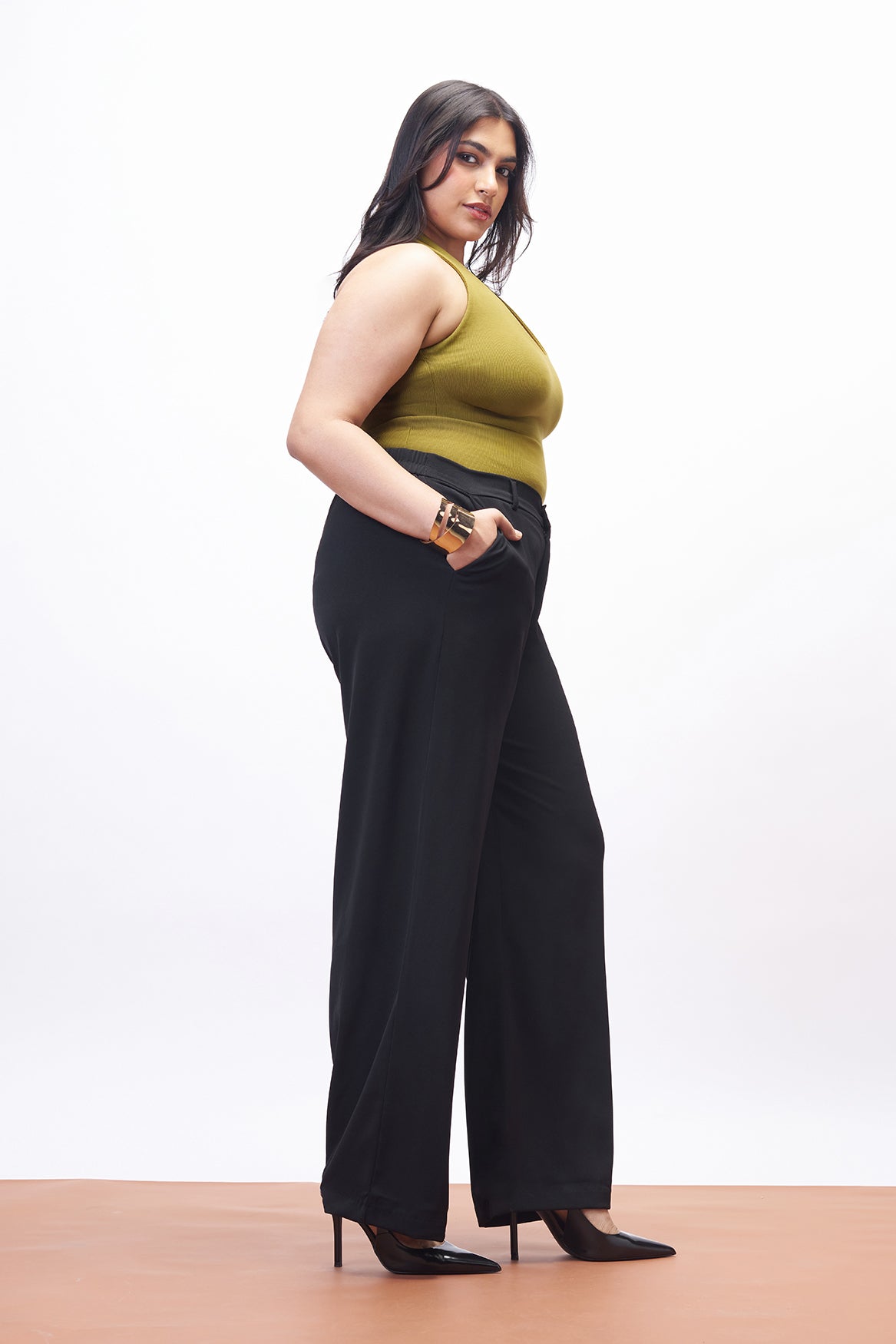 Essential Black Curve Straight Korean Pants