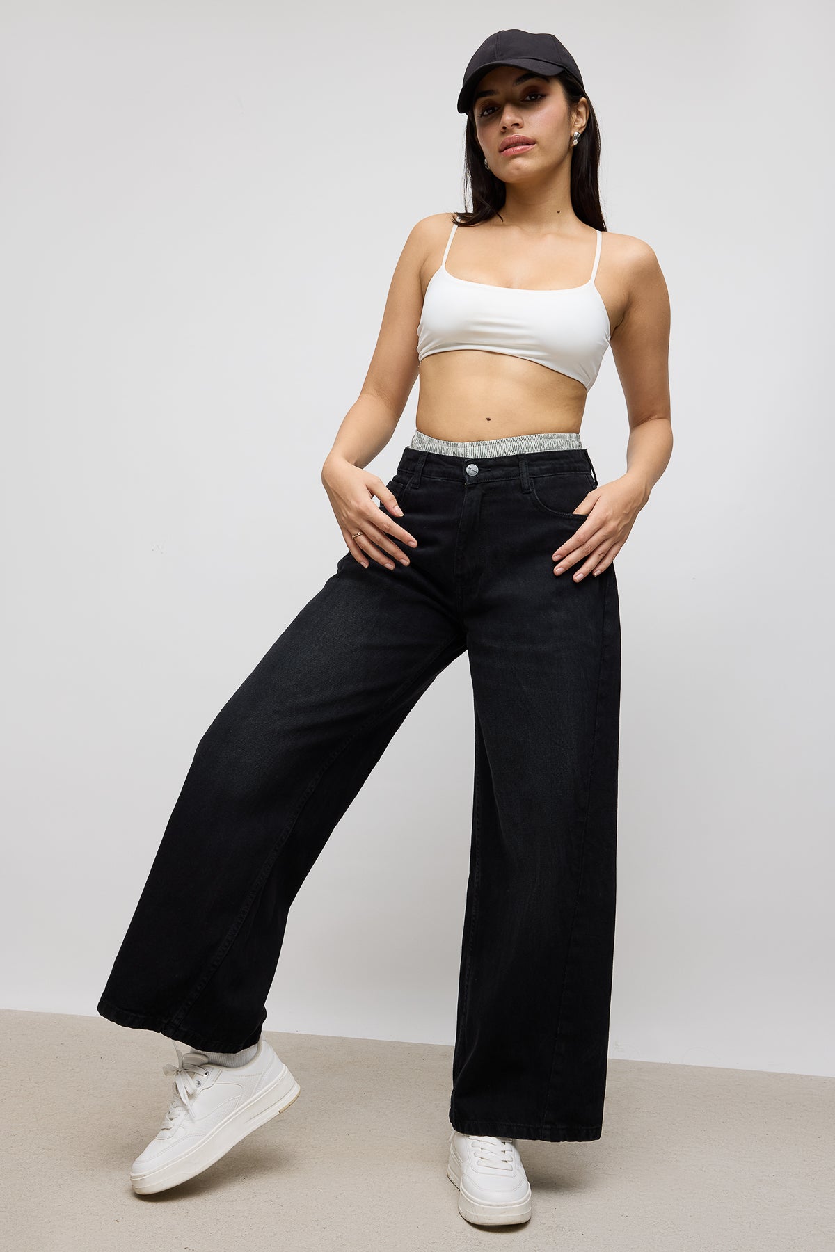 WIDE LEG BLACK BOXER JEANS