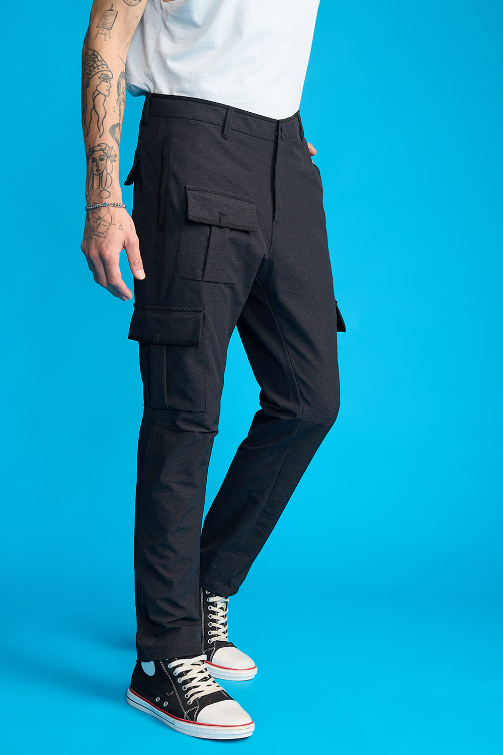 Men's Black Solid Slim Cargos