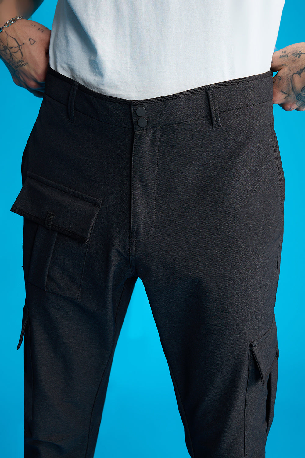 Men's Black Solid Slim Cargos