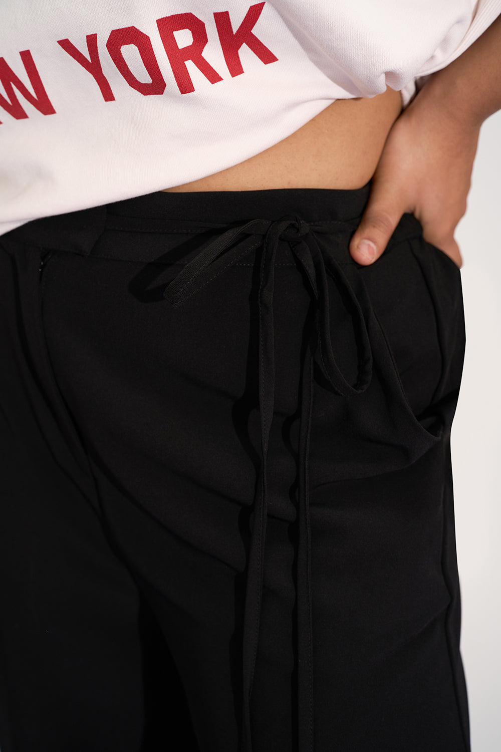 Lit Black Curve Tie-up Korean Pants