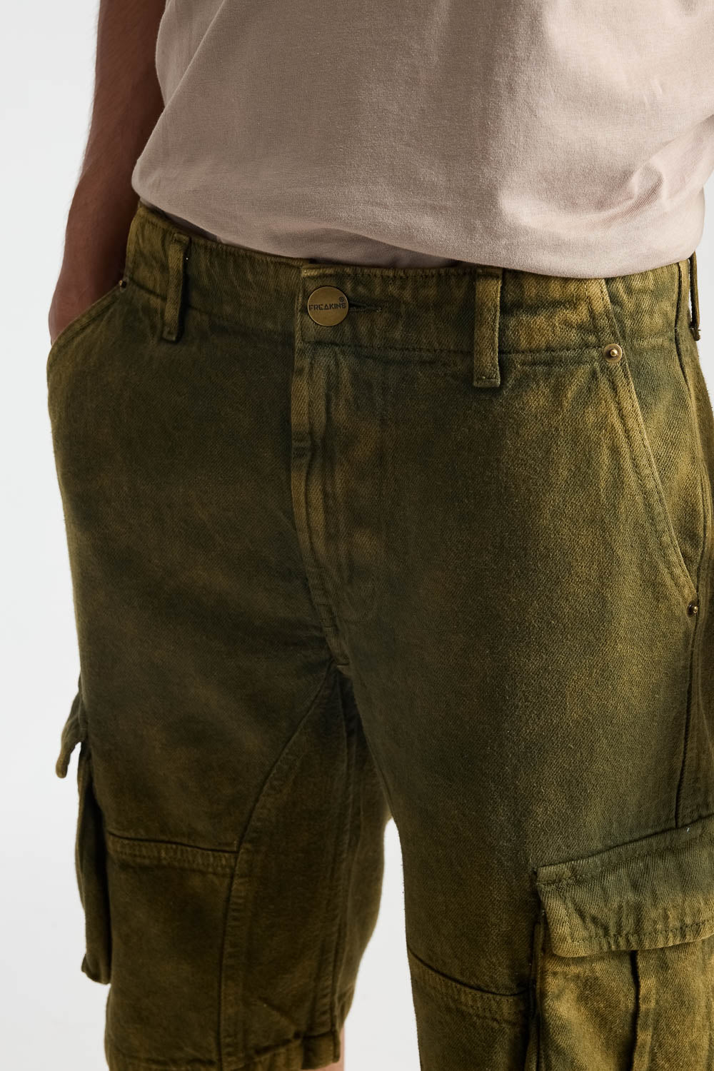 OLIVE TINTED MENS CARGO SHORTS