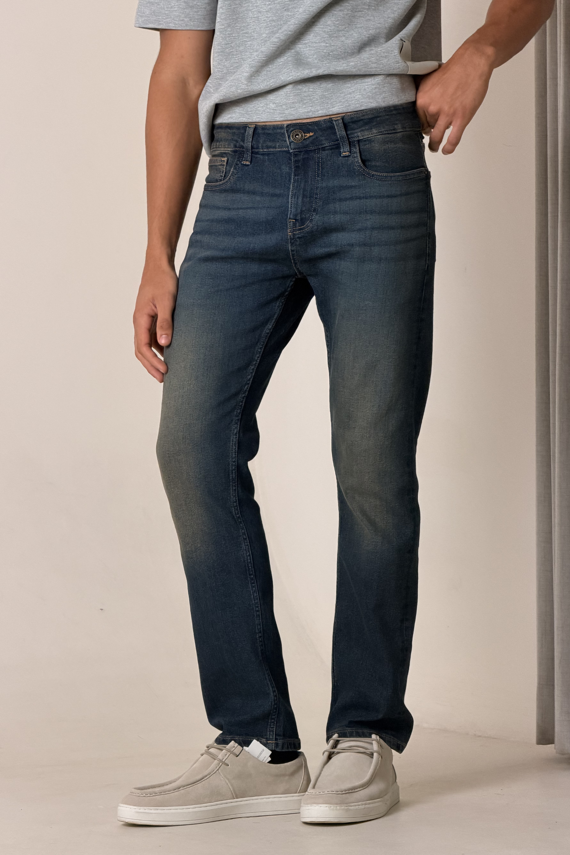 Straight Jeans