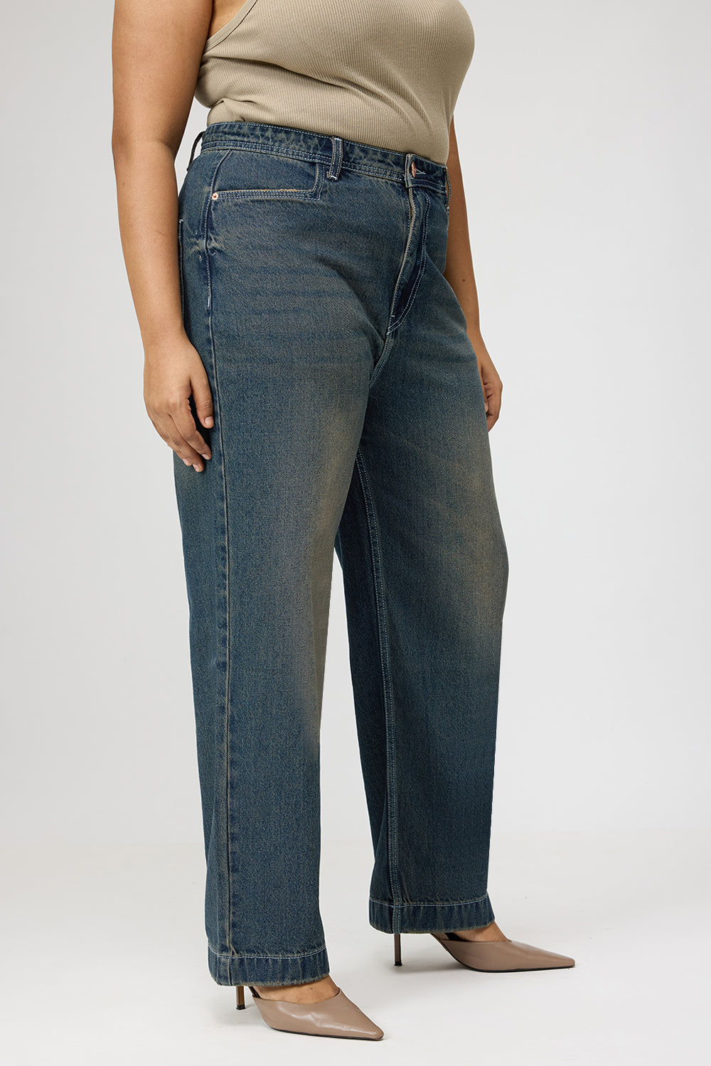 Curve Tinted Wash Straight Fit Jeans