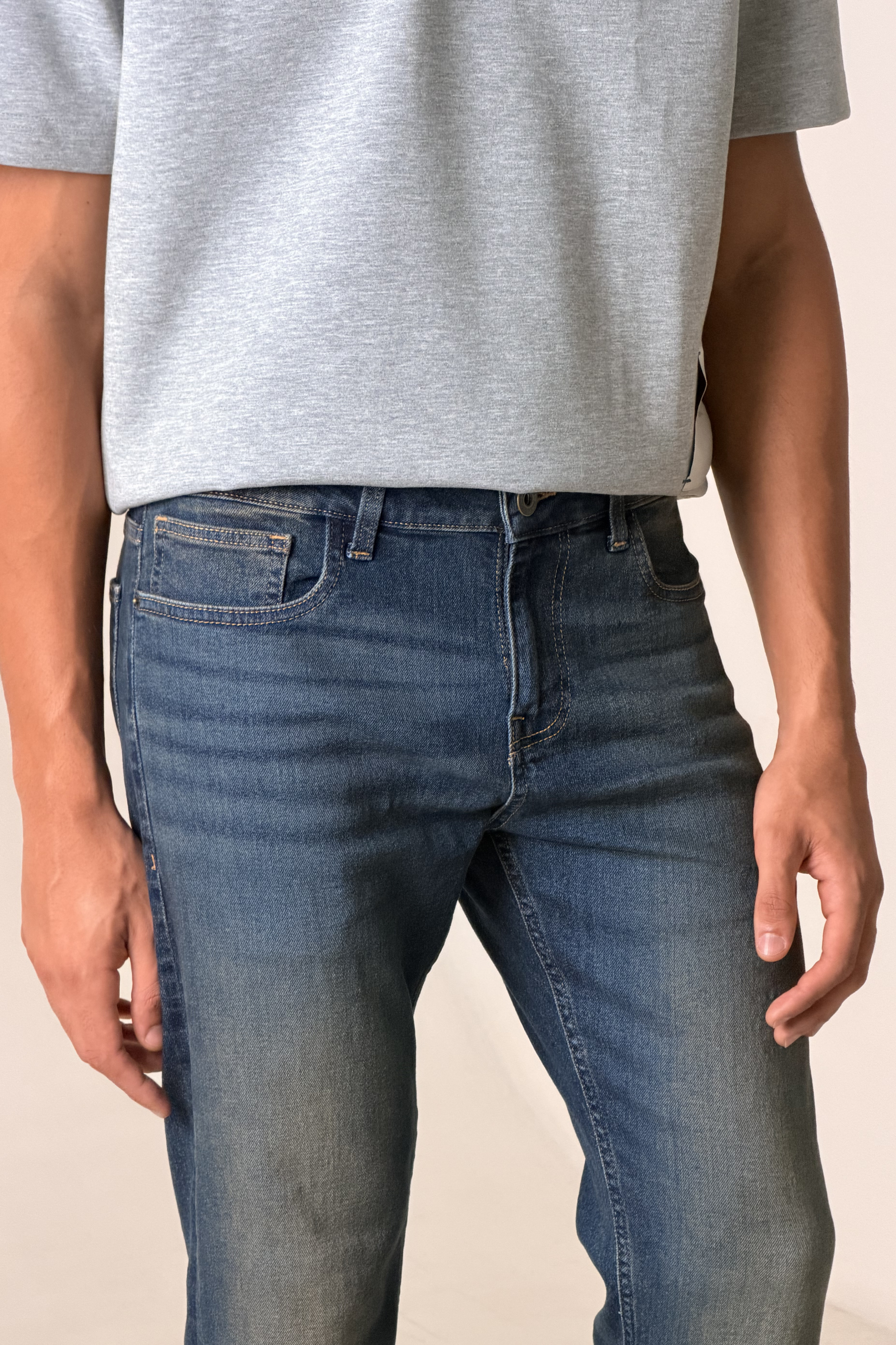 Straight Jeans