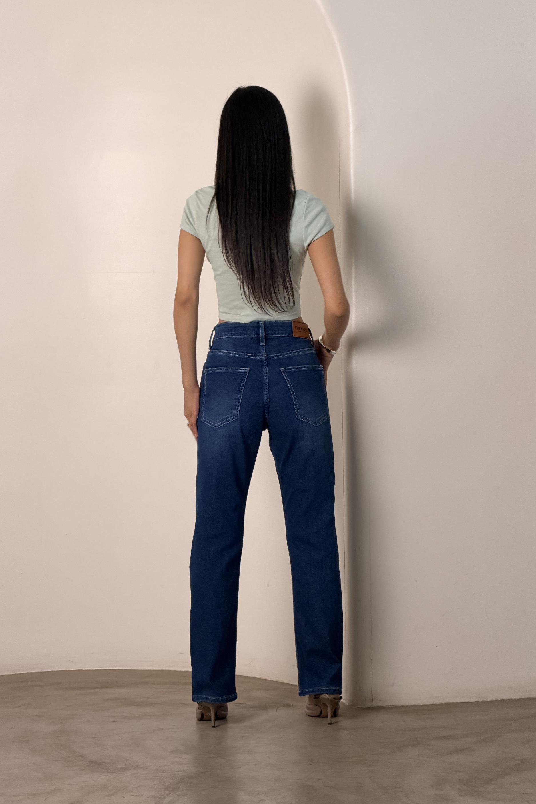 Straight Jeans