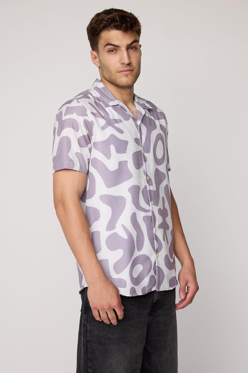 Plum Beachy Printed Men's Relaxed Shirt