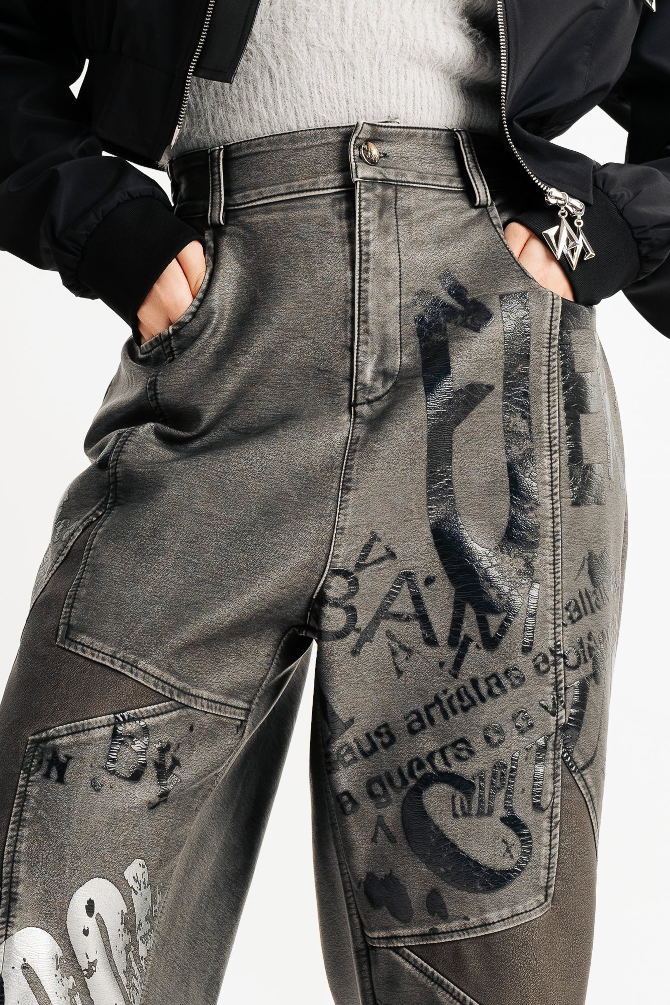 European Street Style Mens Black And Gold Paint Print Jeans Hip Hop Denim  Slim Tex Pants With Trendy Graphic Design From Wudongna, $35.39 | DHgate.Com