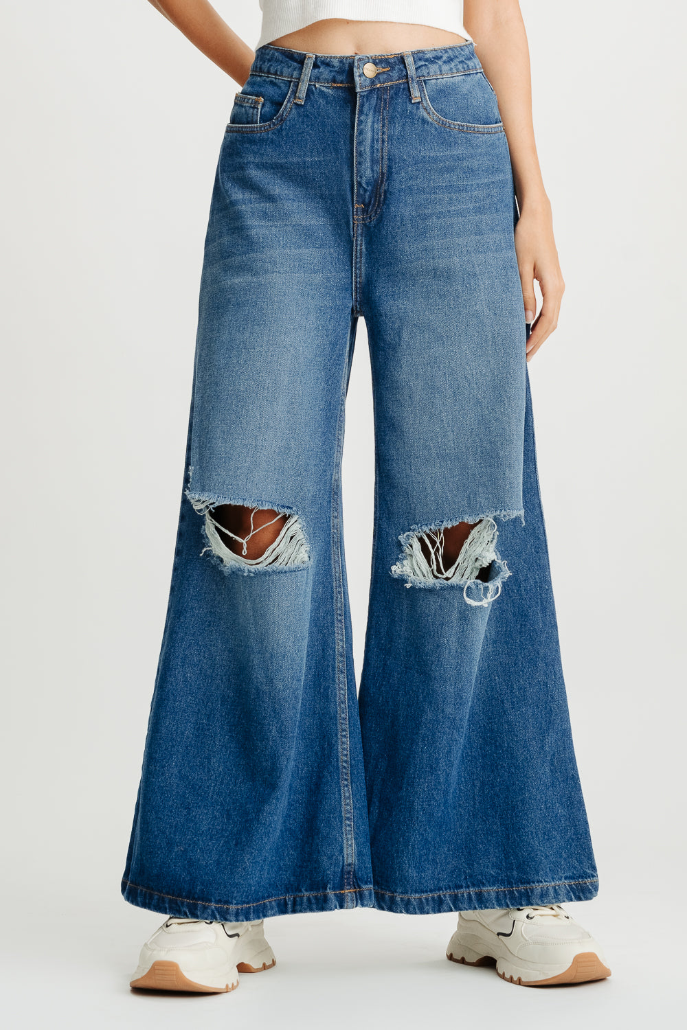 BLUE DISTRESSED WIDE FLARE JEANS