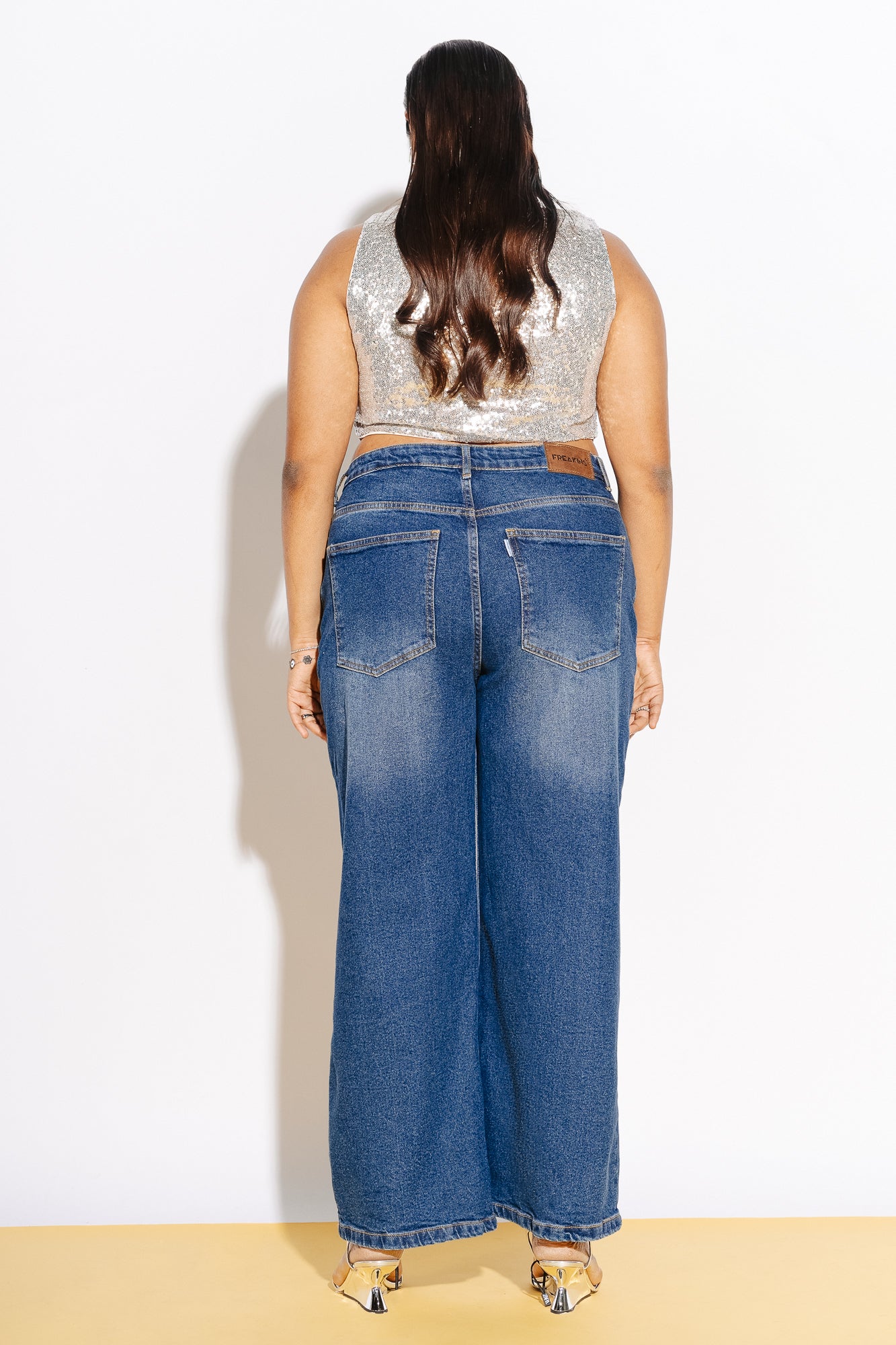 CURVE KNEE RIPPED WIDE LEG JEANS