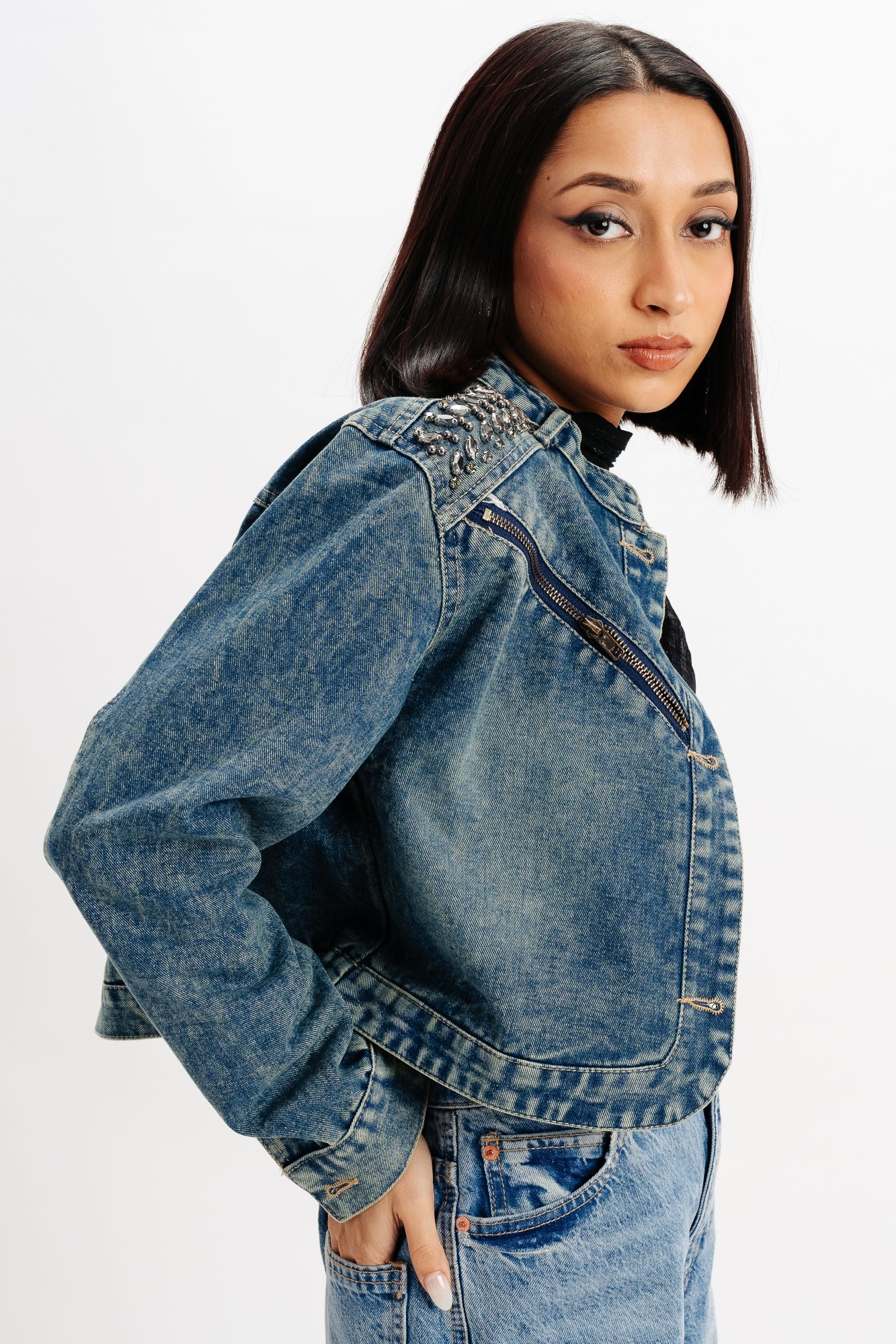 Is it okay to wear a denim jacket with a t-shirt and jeans? - Quora