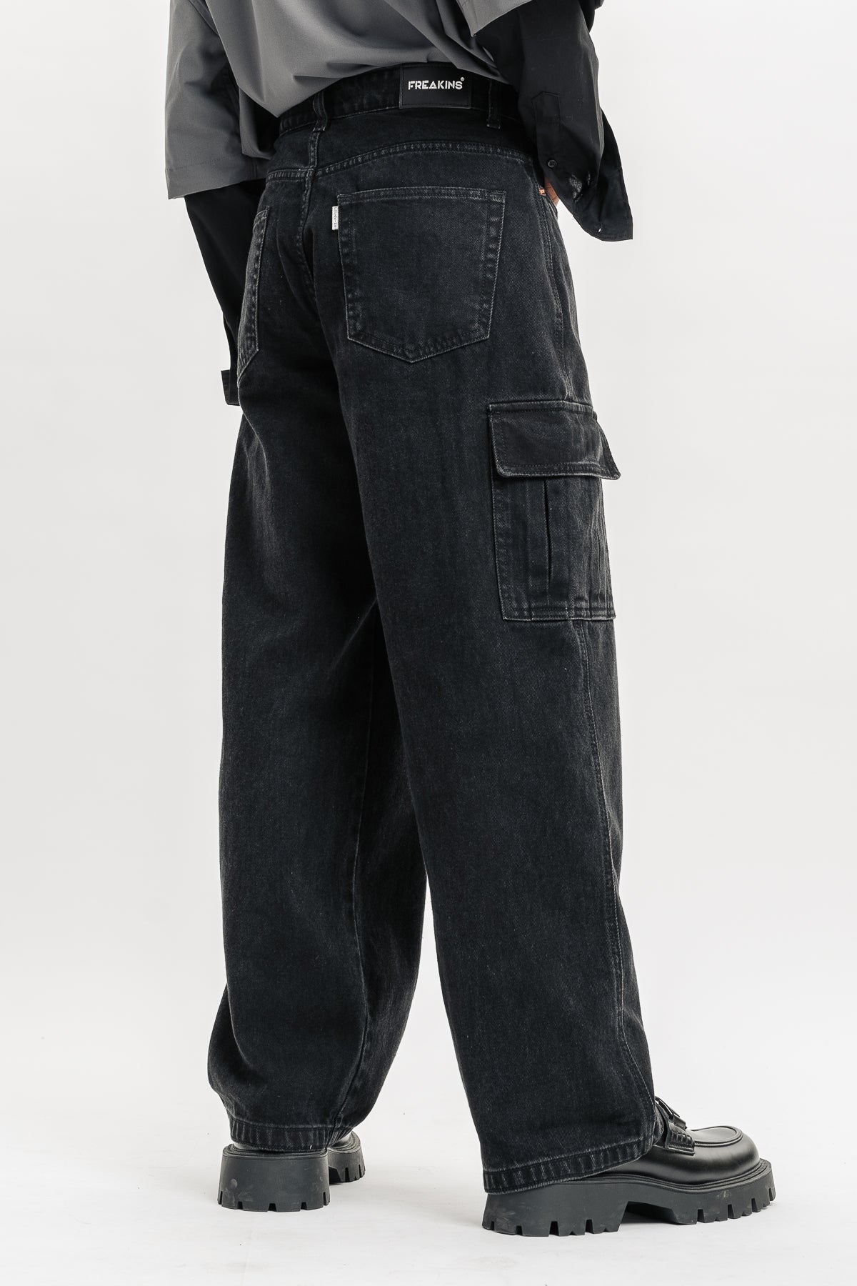 Urban Black Men's Baggy Straight Cargo Jeans