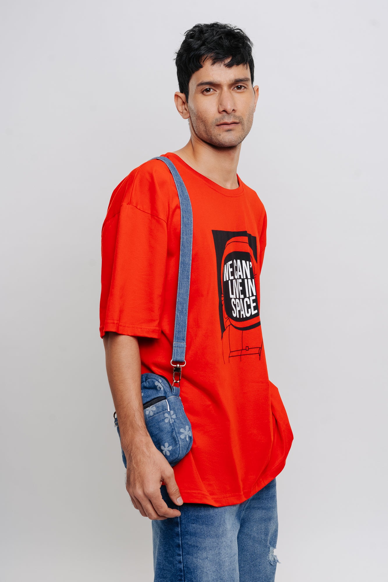 RED SPACE MEN'S OVERSIZED TEES
