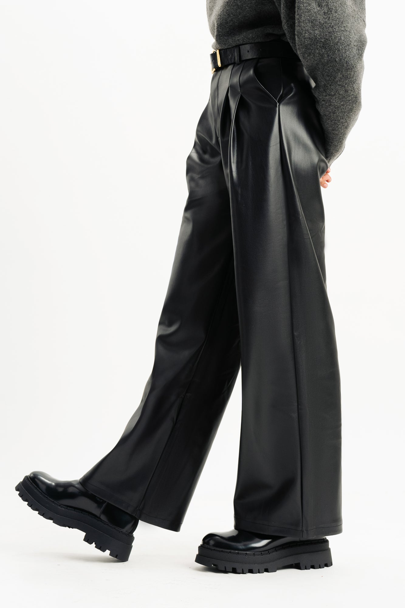 Zara bootcut black leather trousers | Vinted