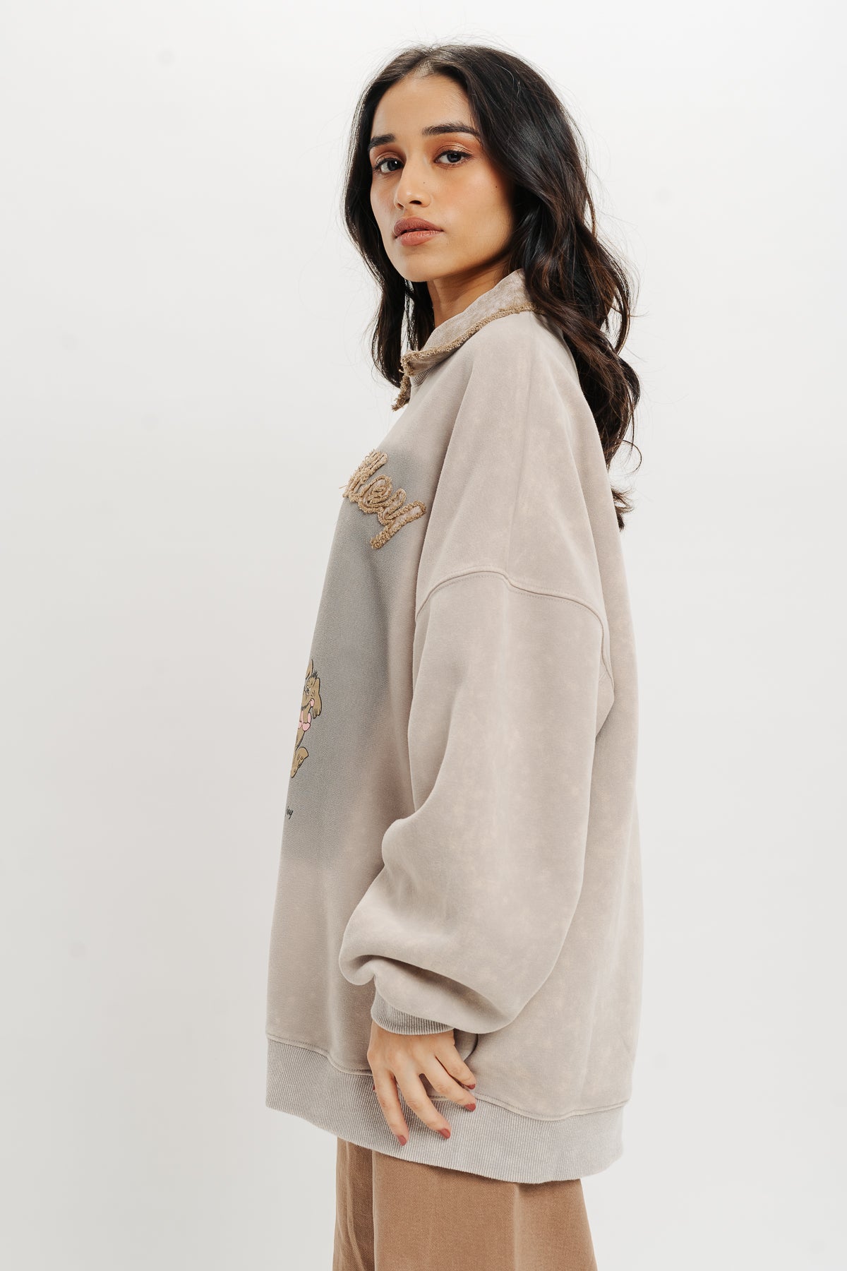 Oversized collar sweatshirt sale