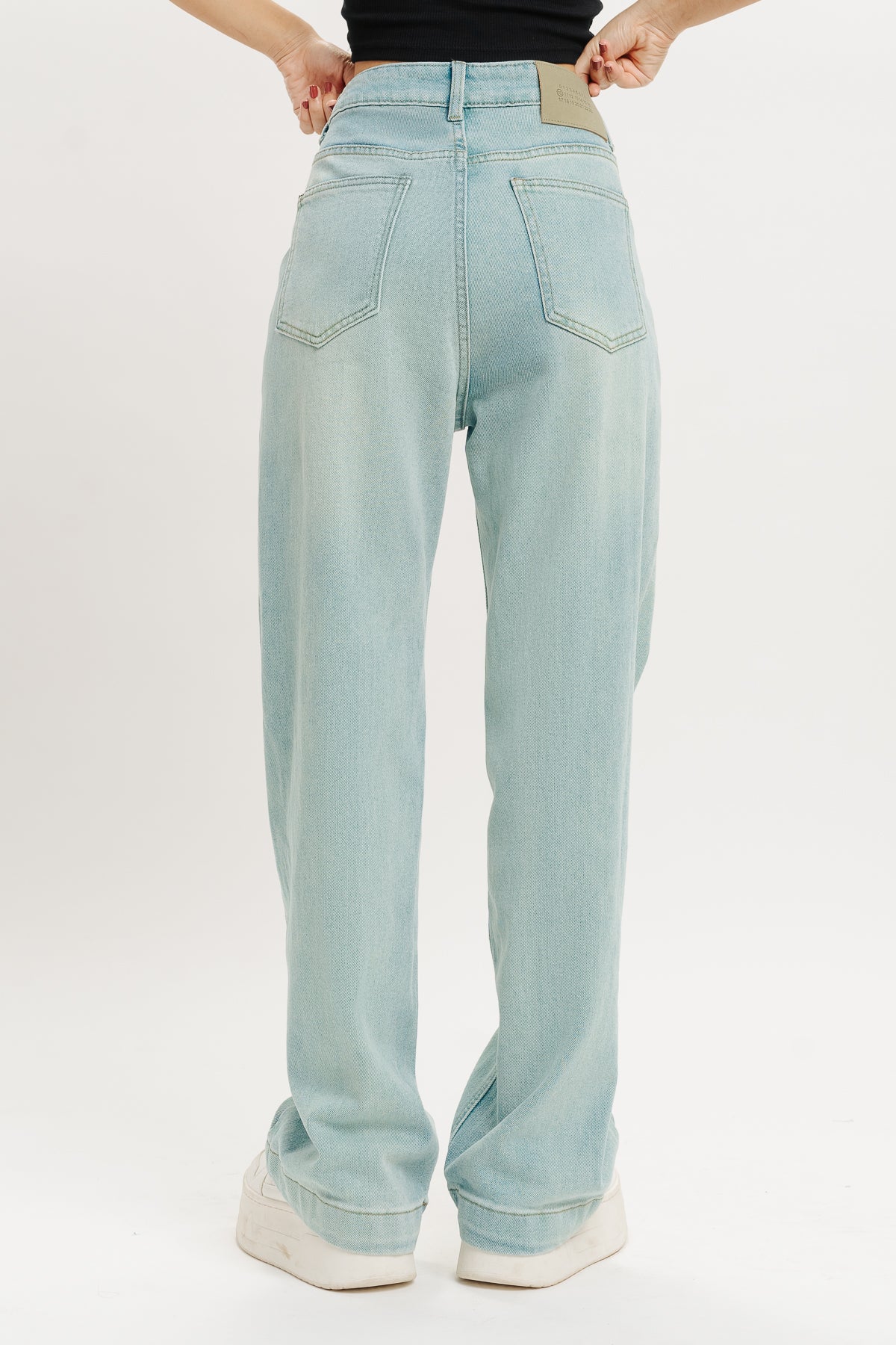 ICE BLUE HIGH RISE STRAIGHT FIT JEANS