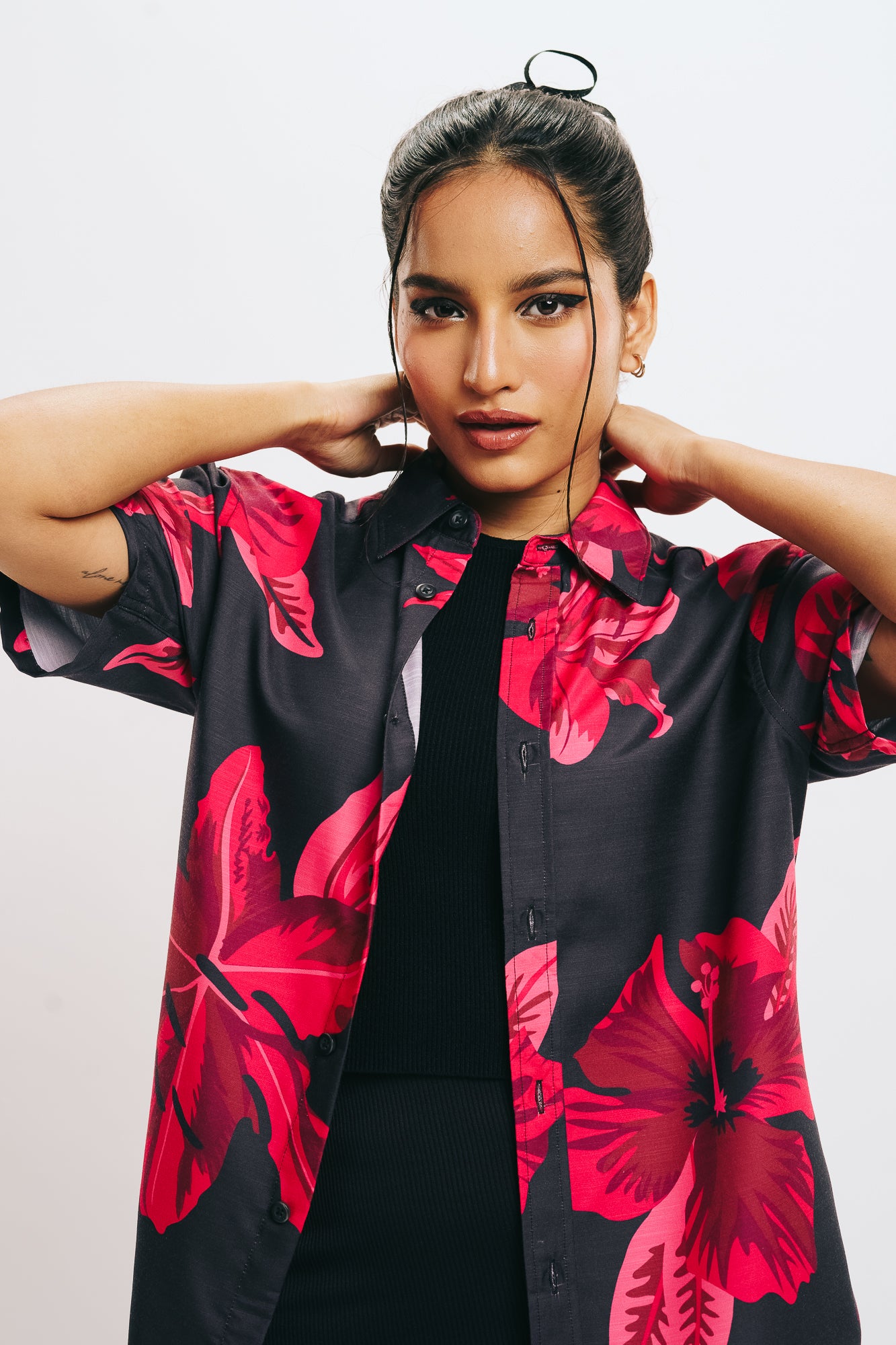 WOMEN'S HIBISCUS PRINT SHIRT