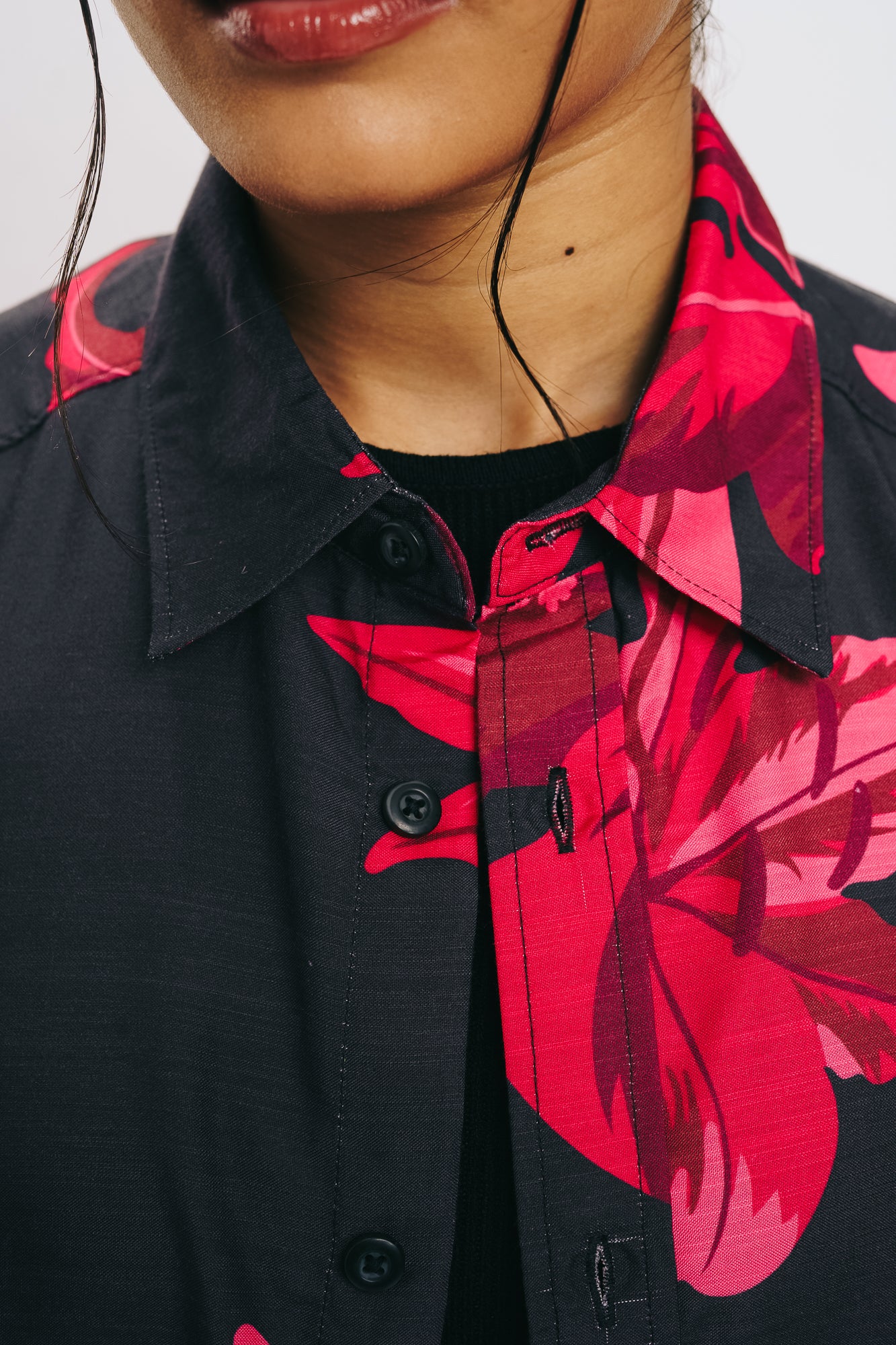 WOMEN'S HIBISCUS PRINT SHIRT