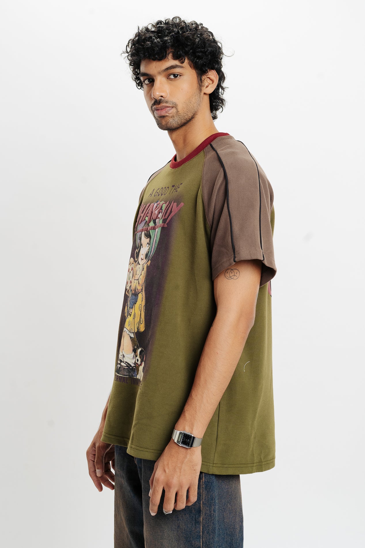 MEN'S OLIVE GREEN GRAPHIC T-SHIRT