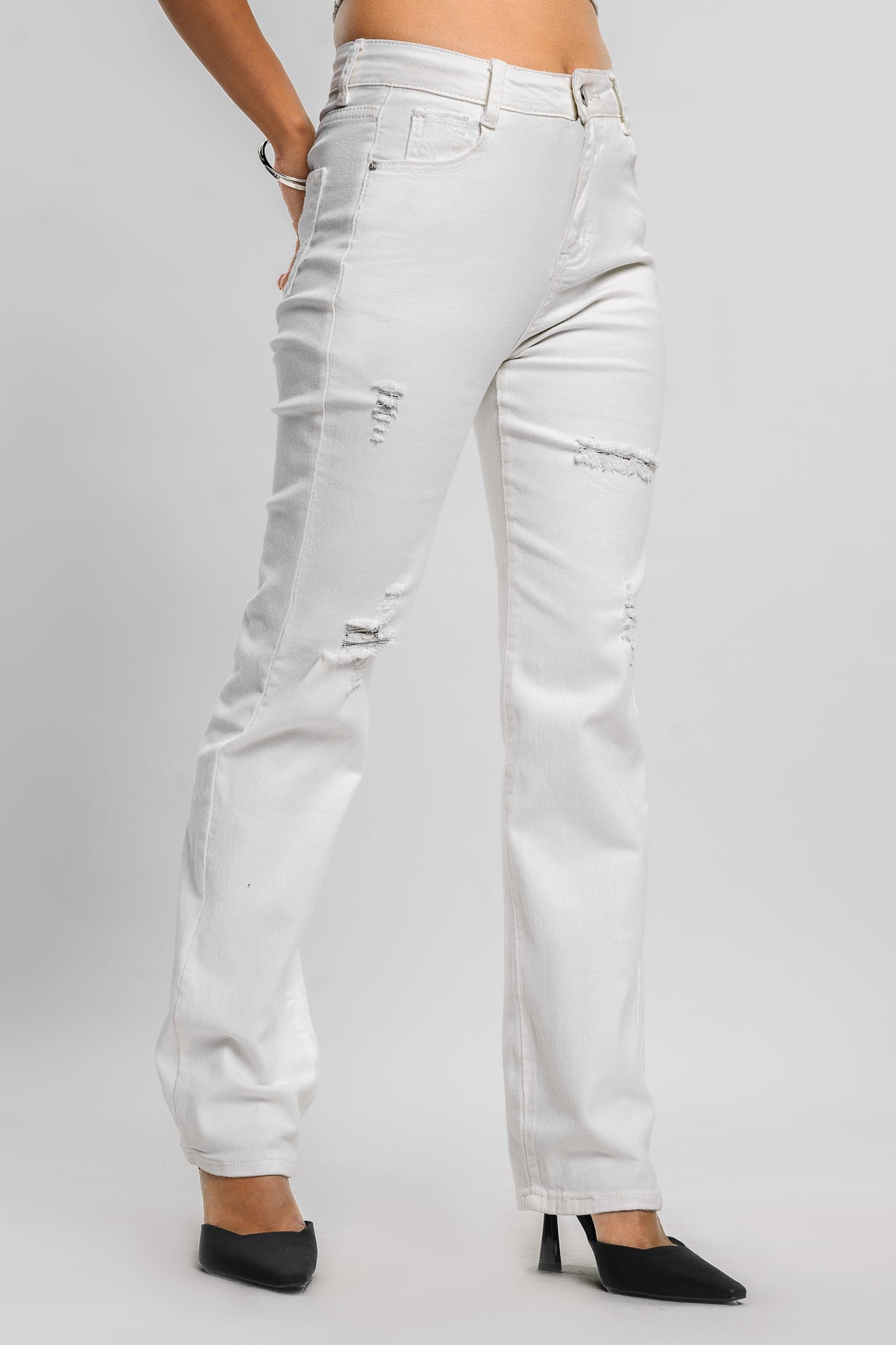 WHITE SLIM FIT DISTRESSED JEANS