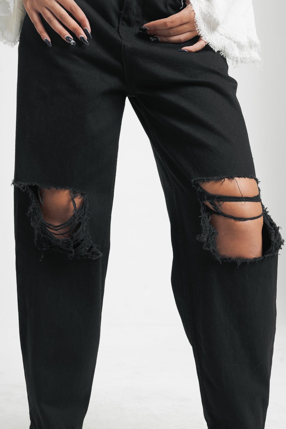 Destructed store black jeans