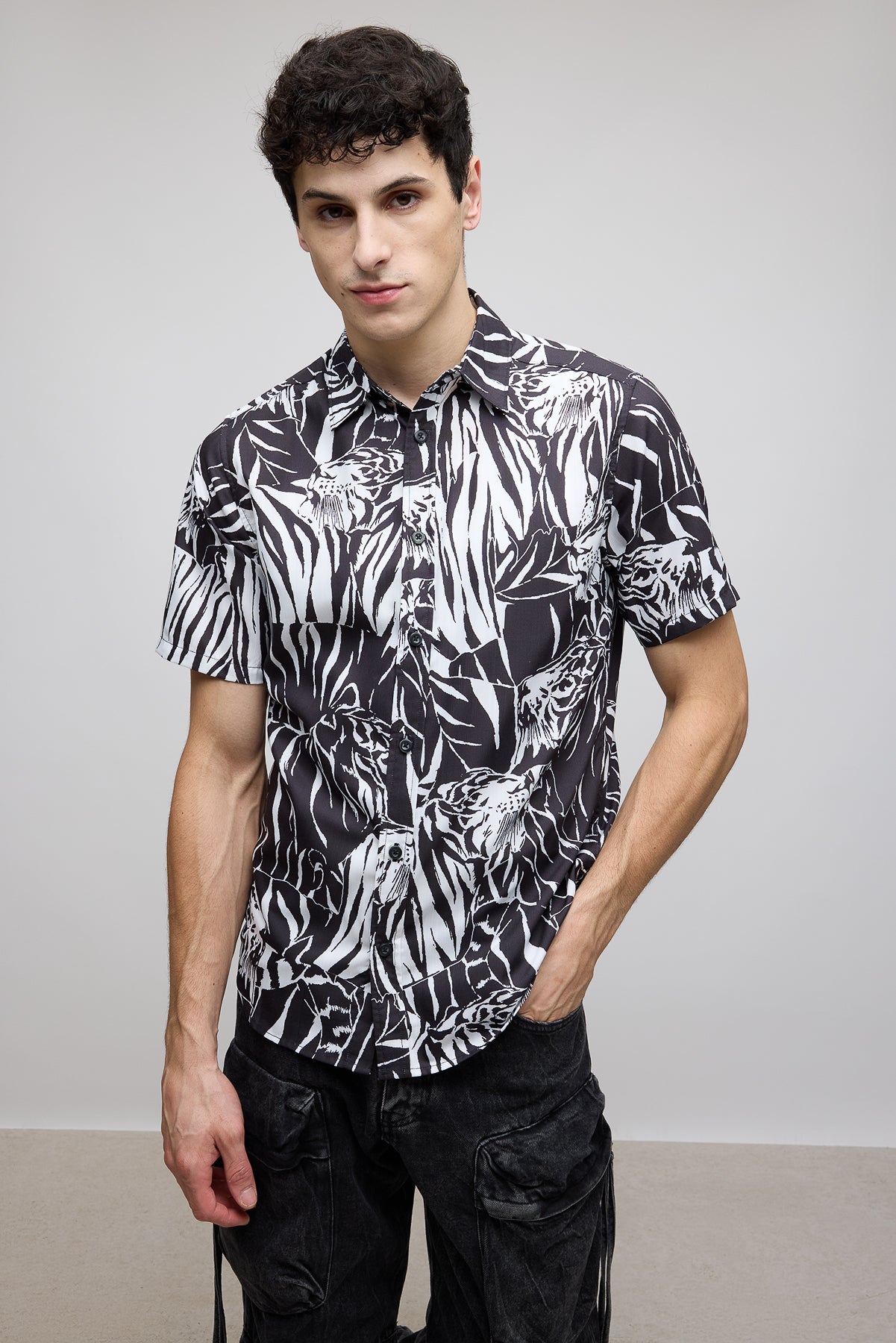 Safari Black And White Men's Resort Shirt