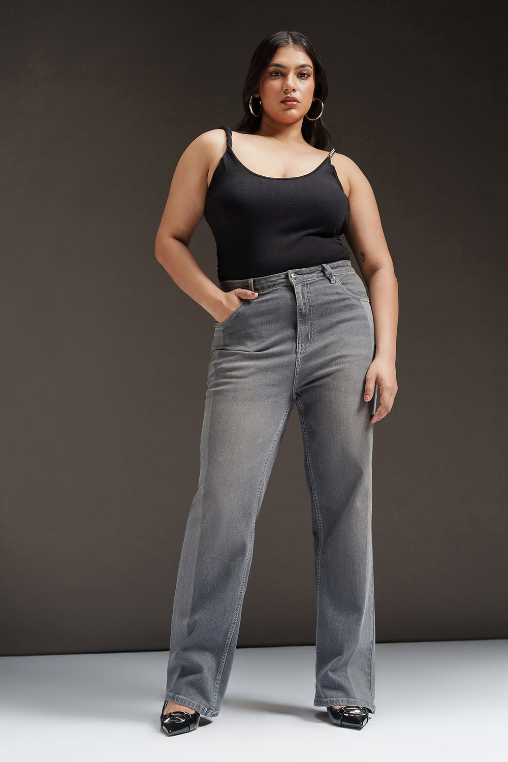 Toned-Down Curve Straight Fit Jeans