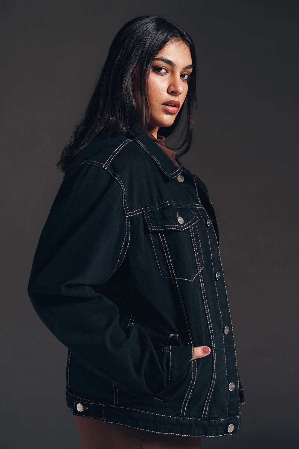 Vanta Black Curve Denim Trucker Jacket